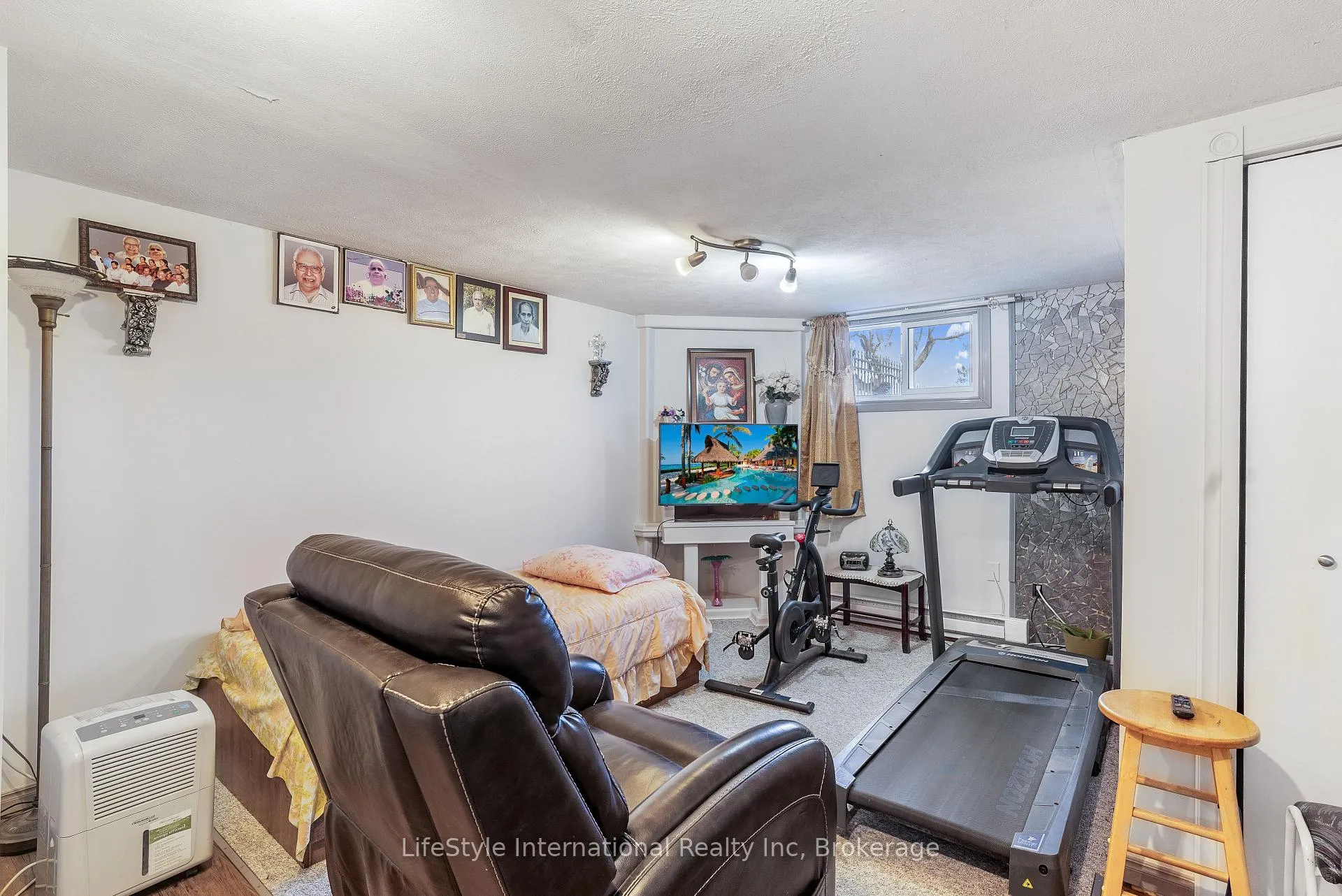 Photo 34 of 9 Hampton Street, Brantford — HOMEH