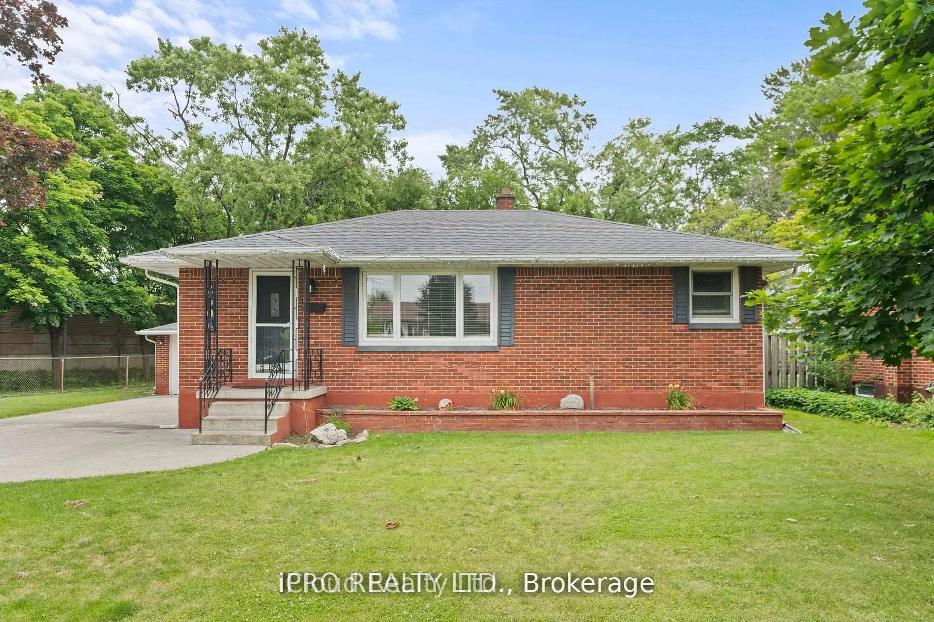 Front of 2504 Askin Avenue