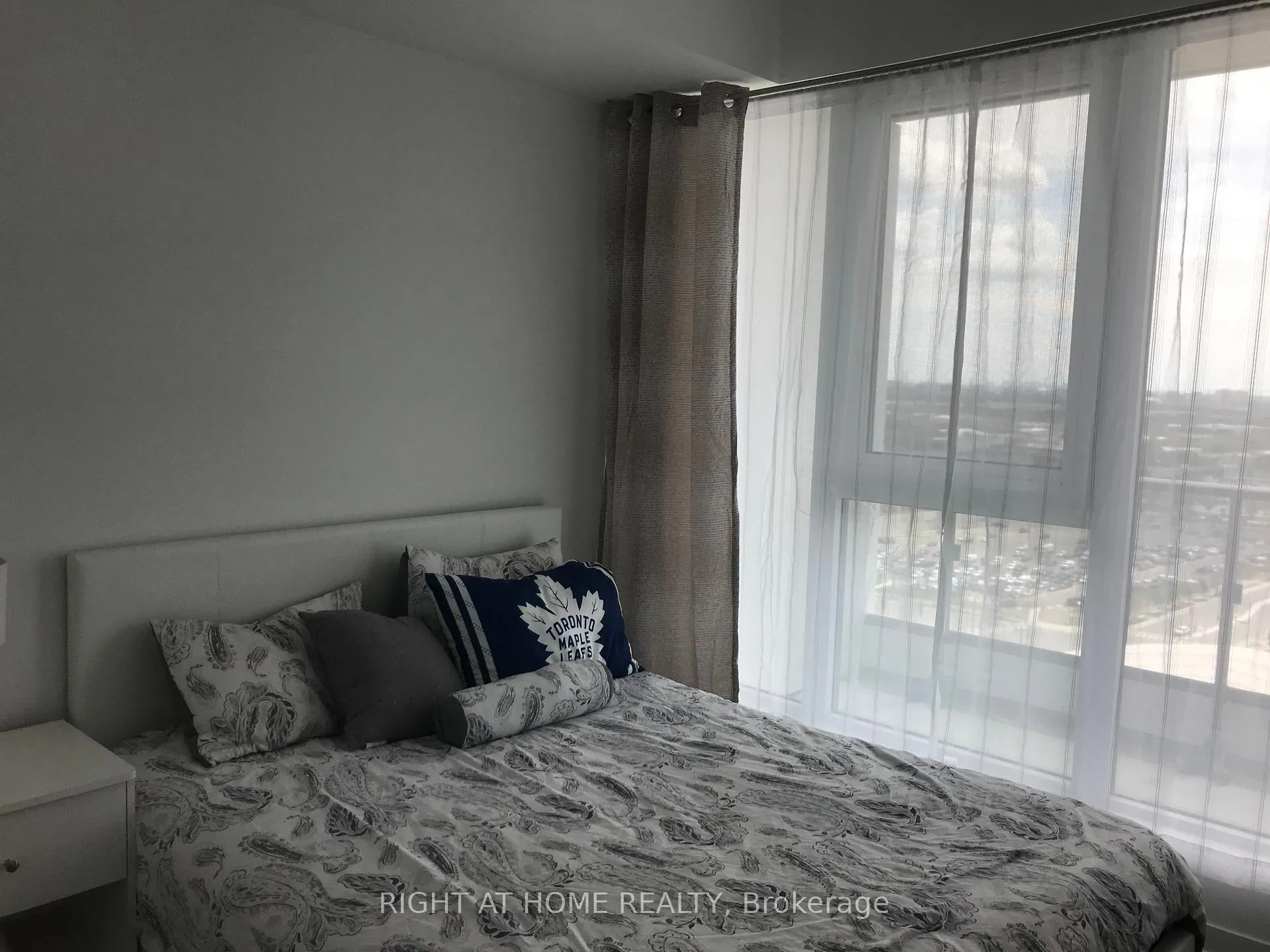 Photo 6 of Unit 2005, 898 Portage Parkway, Vaughan, Vaughan Corporate Centre — HOMEH