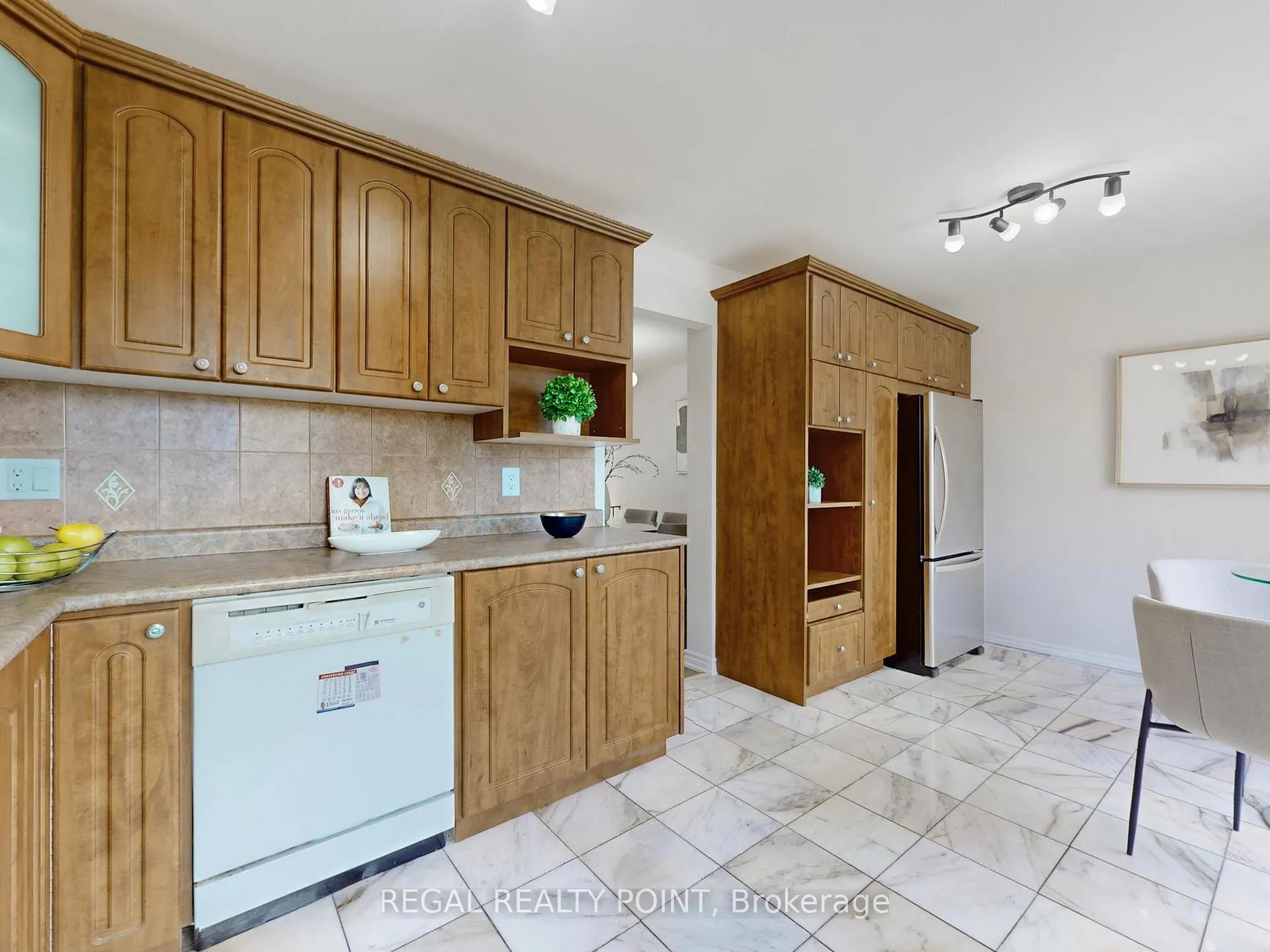 Photo 12 of Unit 63, 100 Bridletowne Circle, Scarborough, L'Amoreaux — HOMEH