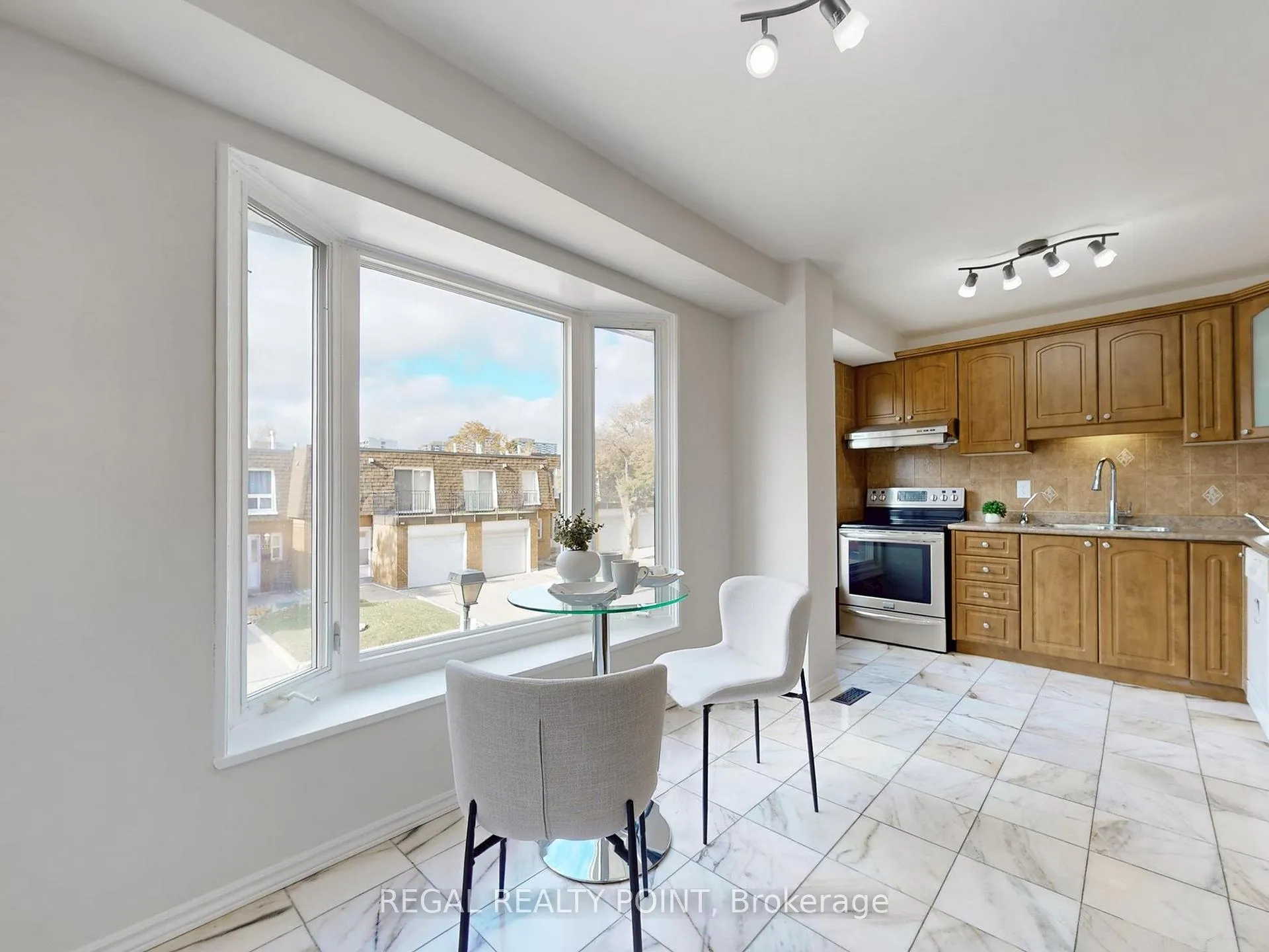 Photo 14 of Unit 63, 100 Bridletowne Circle, Scarborough, L'Amoreaux — HOMEH
