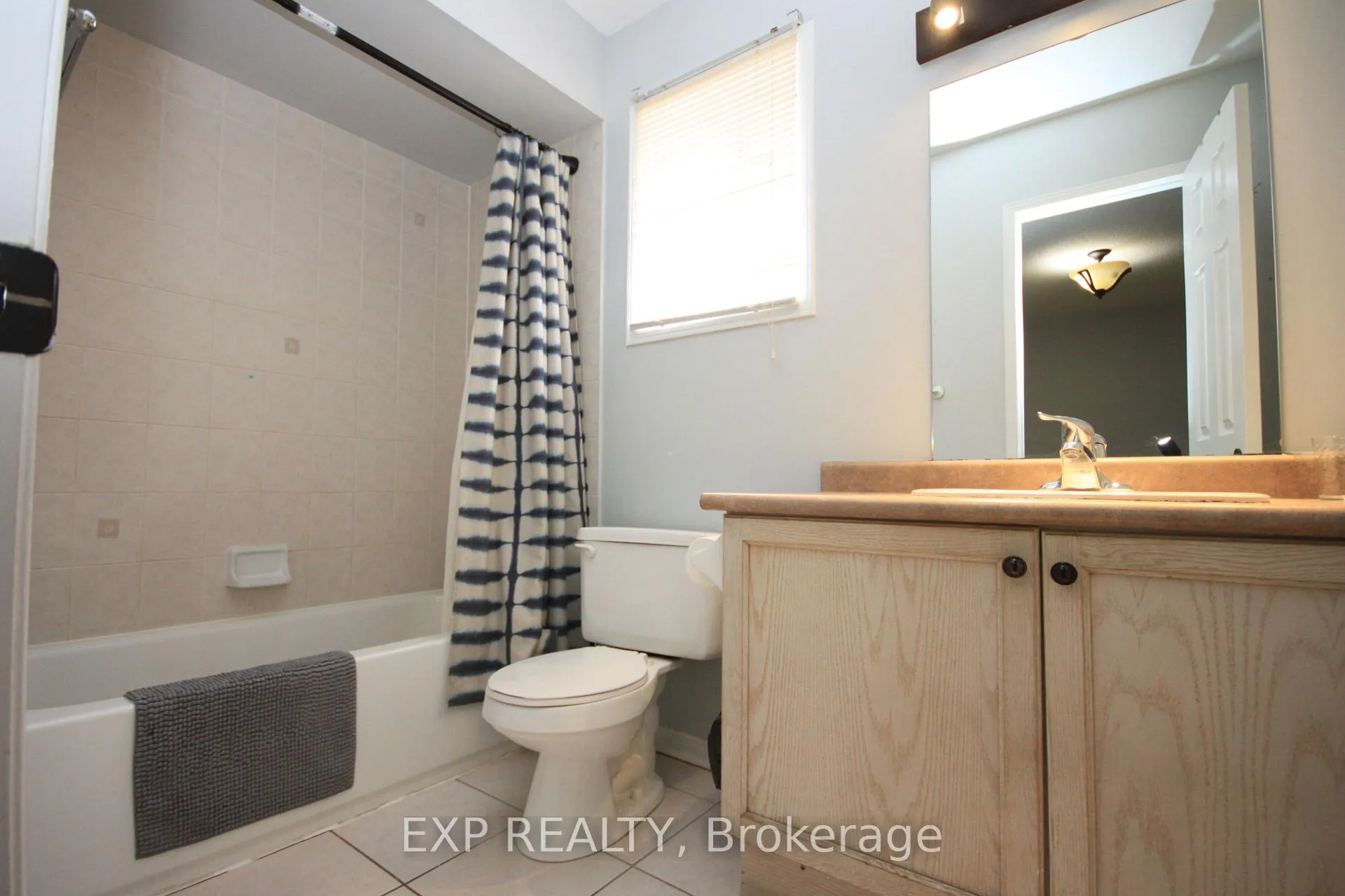 Photo 11 of 1318 Mowat Lane, Milton, Dempsey — HOMEH
