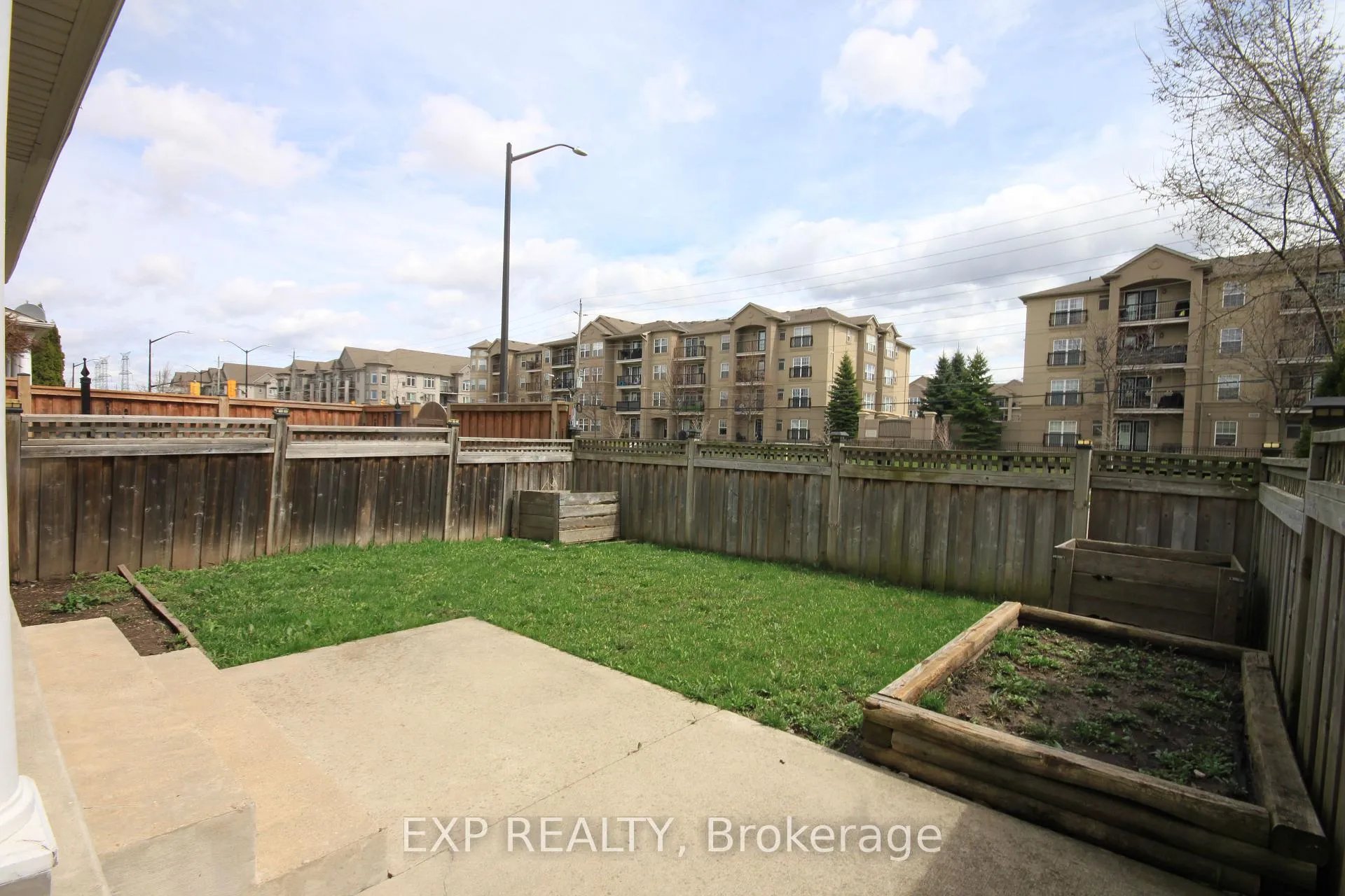 Photo 19 of 1318 Mowat Lane, Milton, Dempsey — HOMEH