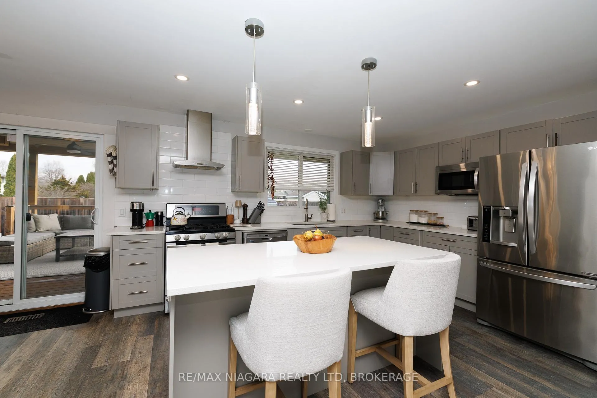 Photo 11 of 1 Royal Henley Boulevard, St. Catharines, Martindale Pond — HOMEH