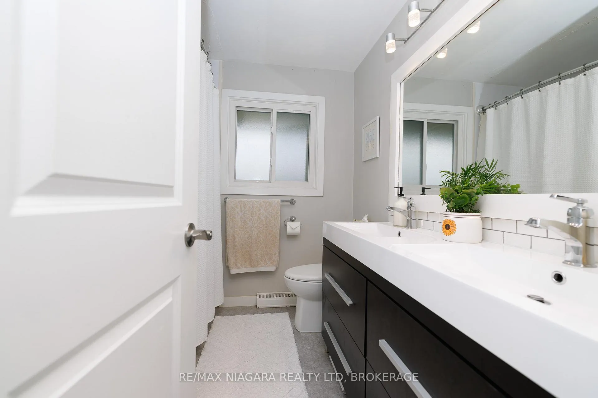Photo 22 of 1 Royal Henley Boulevard, St. Catharines, Martindale Pond — HOMEH