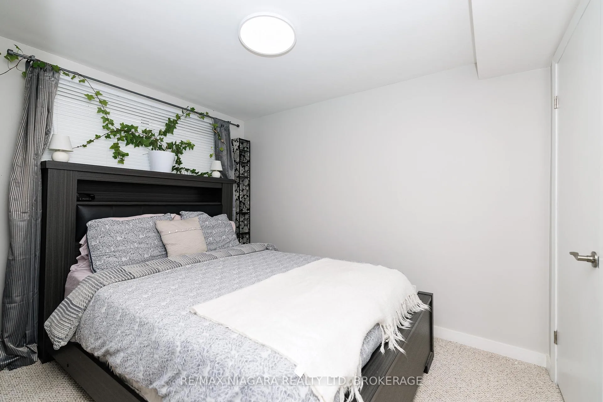 Photo 27 of 1 Royal Henley Boulevard, St. Catharines, Martindale Pond — HOMEH