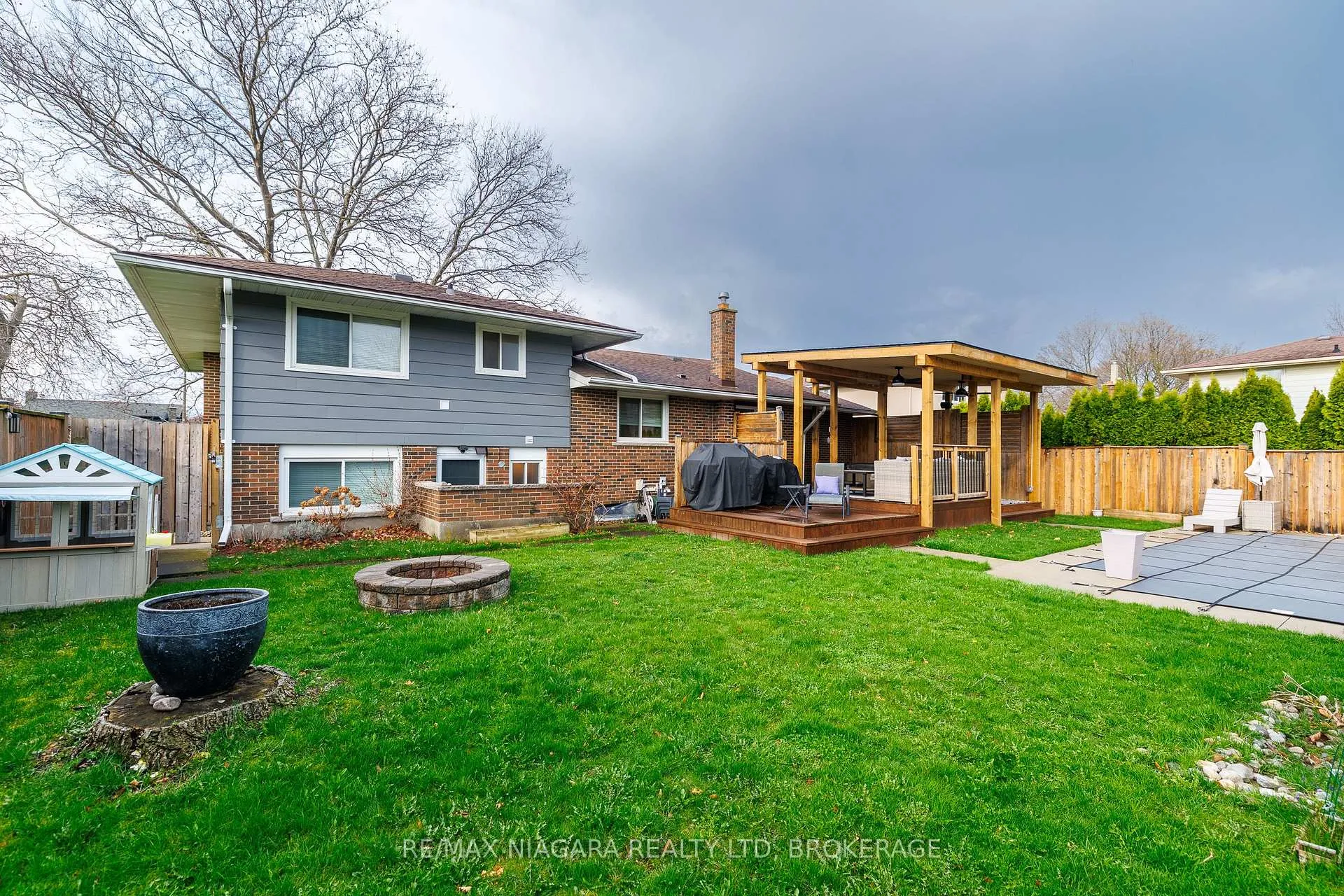 Photo 34 of 1 Royal Henley Boulevard, St. Catharines, Martindale Pond — HOMEH