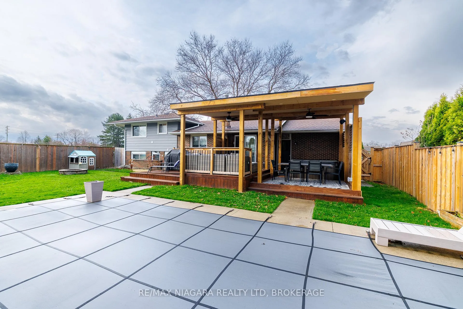 Photo 44 of 1 Royal Henley Boulevard, St. Catharines, Martindale Pond — HOMEH