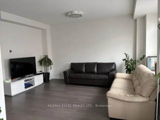 Photo 3 of 27 Spiv Grove Way, Markham, Greensborough — HOMEH