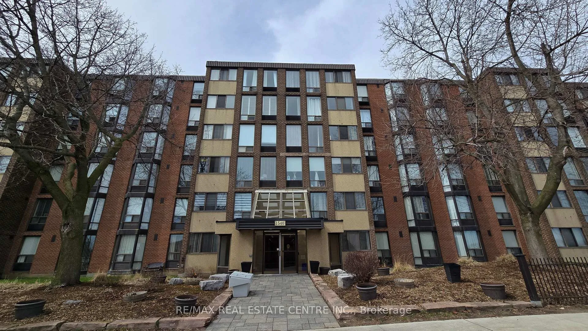 Front of Unit 609, 1540 Pickering Parkway
