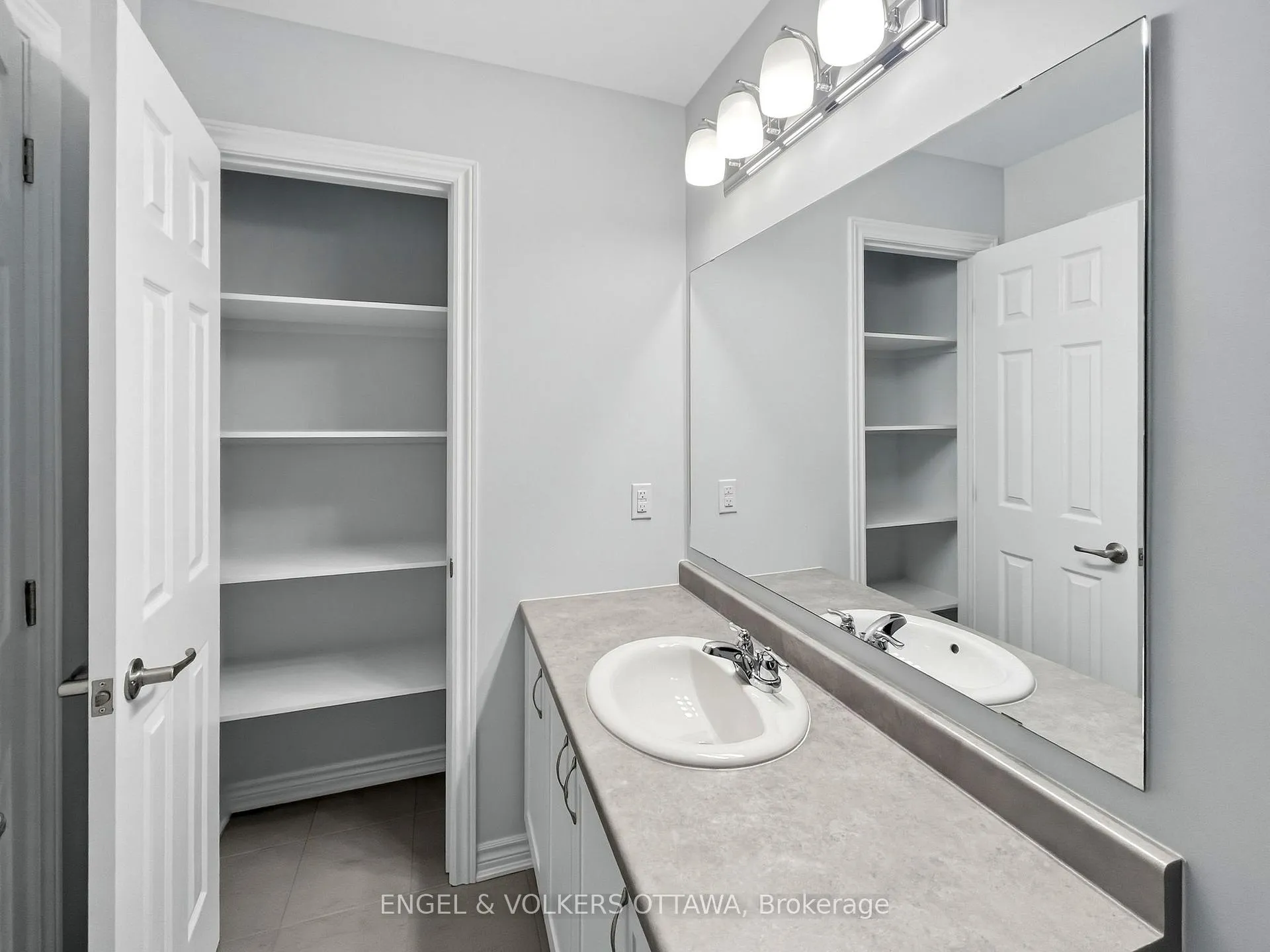 Photo 14 of Unit 44, 149 Anthracite Private, Ottawa, Barrhaven - Heritage Park — HOMEH