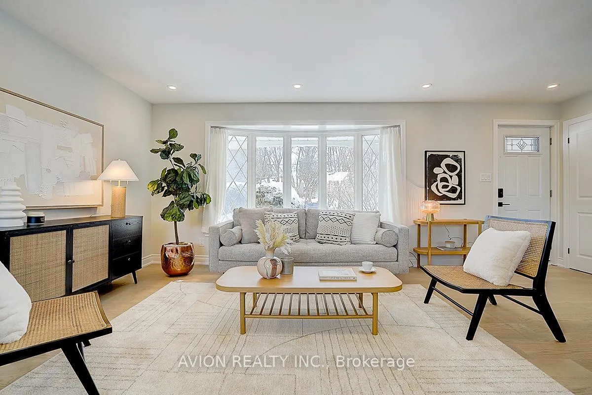 Photo 2 of 24 Drakefield Road, Markham, Bullock — HOMEH
