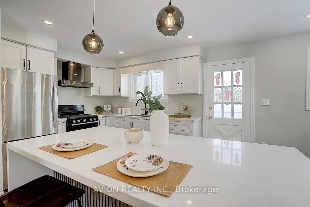 Photo 10 of 24 Drakefield Road, Markham, Bullock — HOMEH