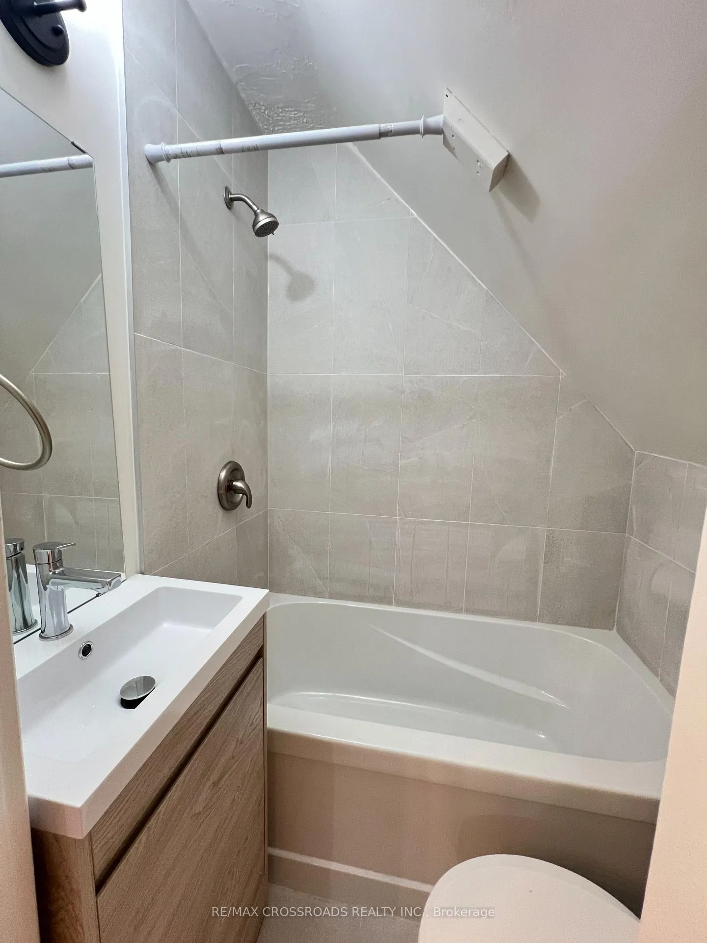 Photo 8 of Unit UNIT 3, 82 Curzon Street, Toronto, South Riverdale — HOMEH