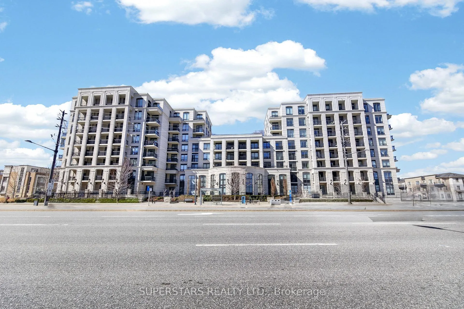 Front of Unit 817, 278 Buchanan Drive