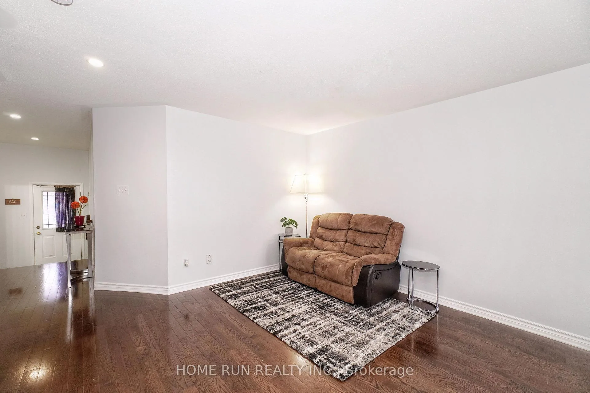 Photo 8 of 2222 Brockstone Crescent, Ottawa, Avalon East — HOMEH