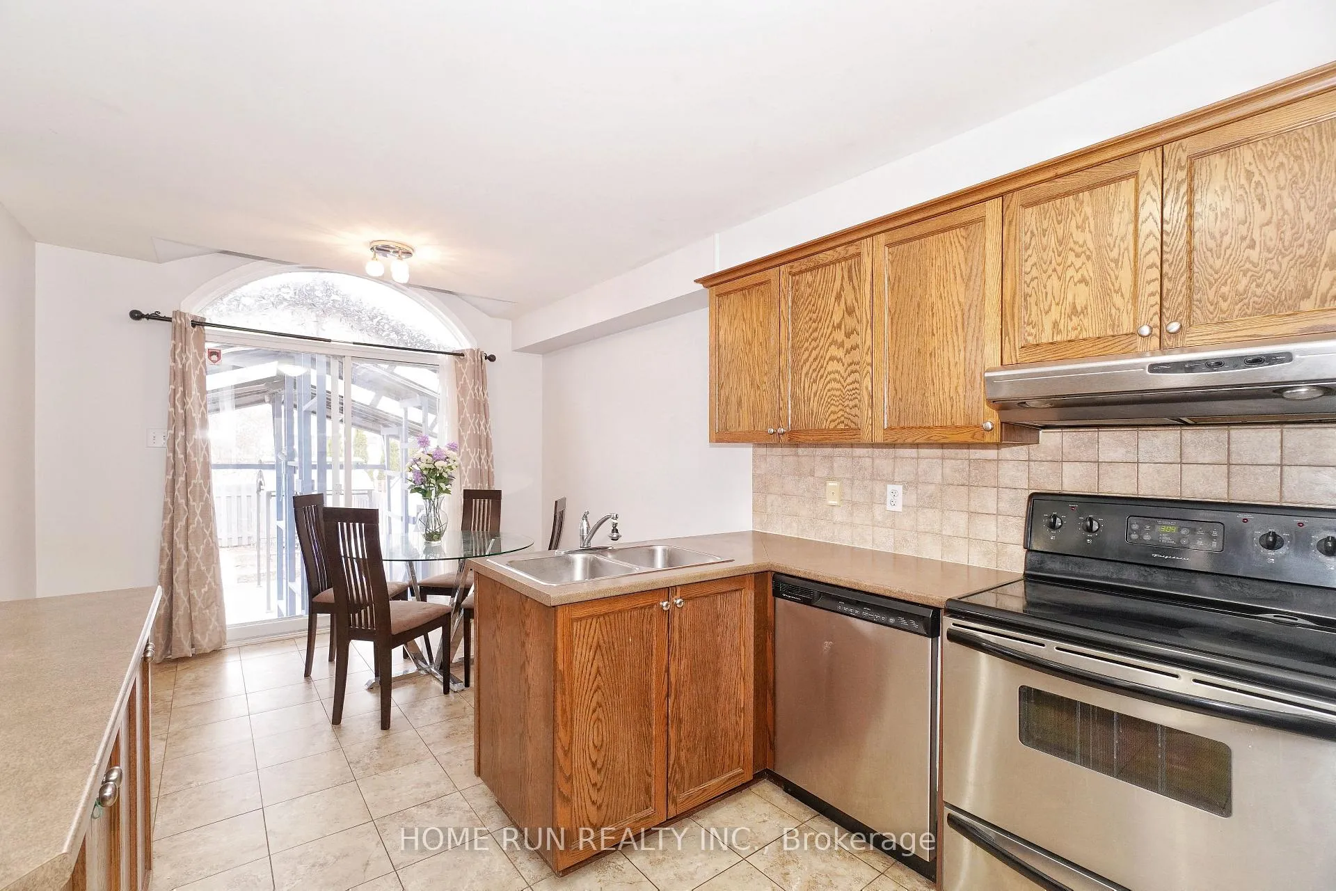 Photo 18 of 2222 Brockstone Crescent, Ottawa, Avalon East — HOMEH