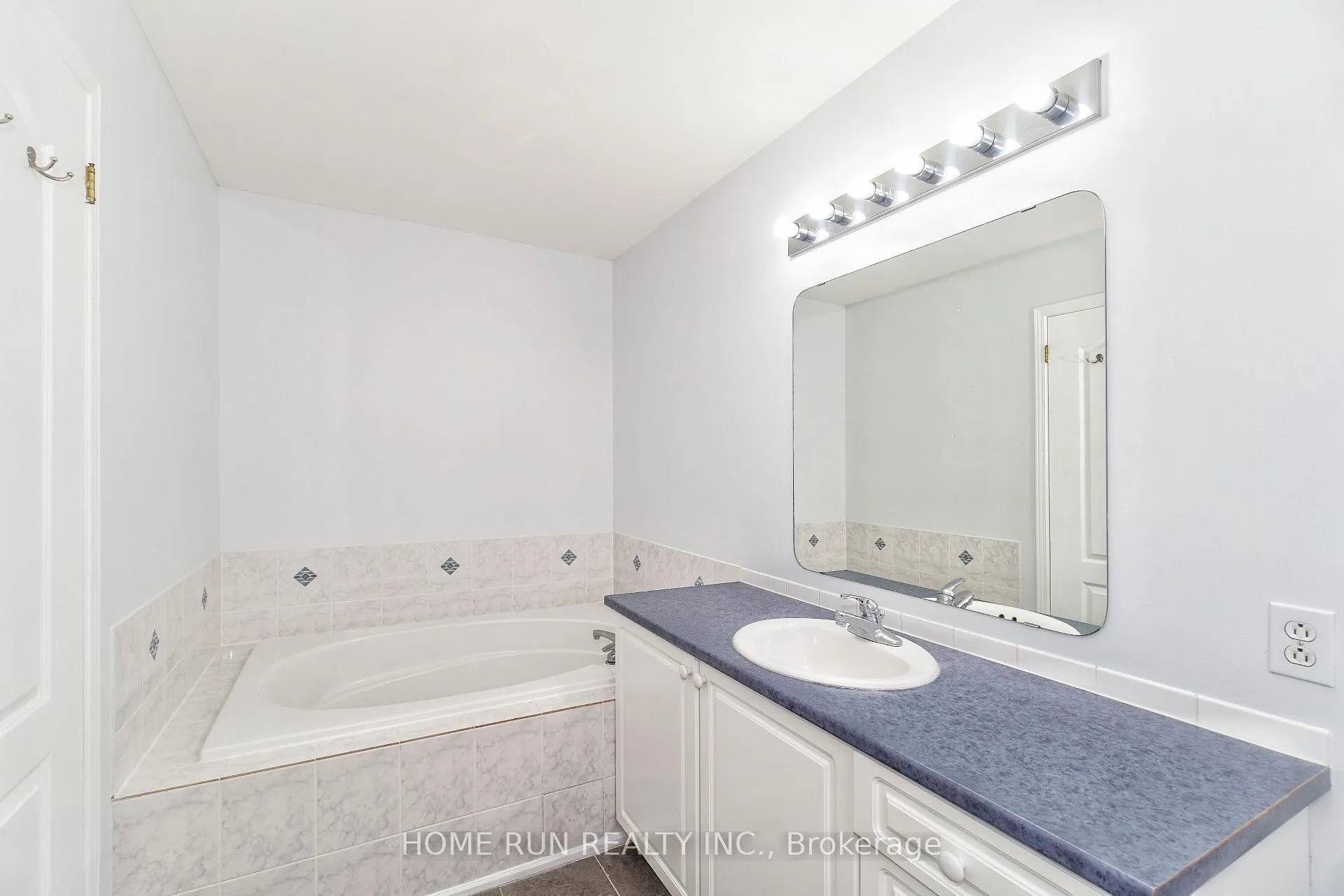 Photo 27 of 2222 Brockstone Crescent, Ottawa, Avalon East — HOMEH