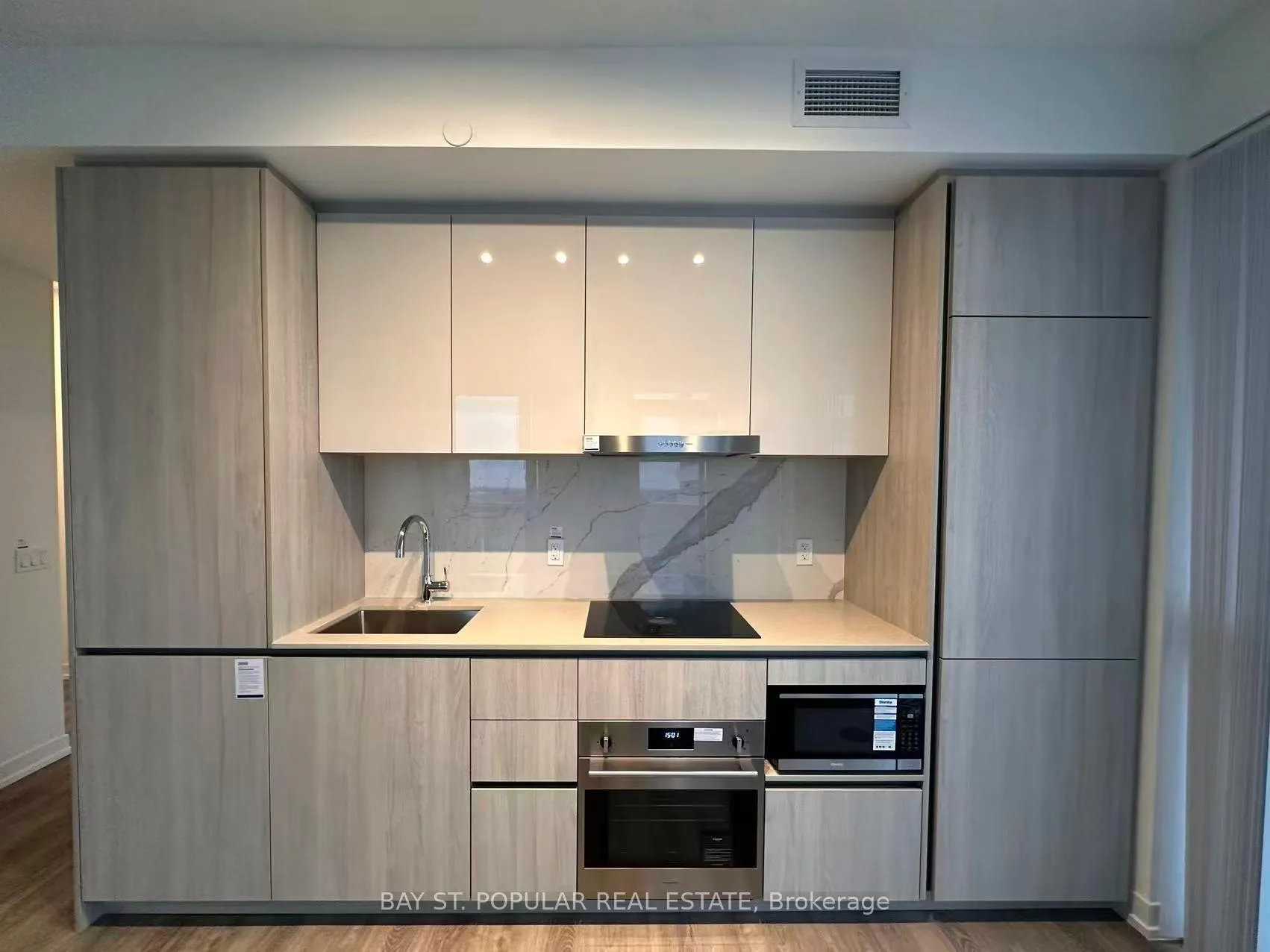 Photo 3 of Unit 3209, 8 Interchange Way, Vaughan, Vaughan Corporate Centre — HOMEH