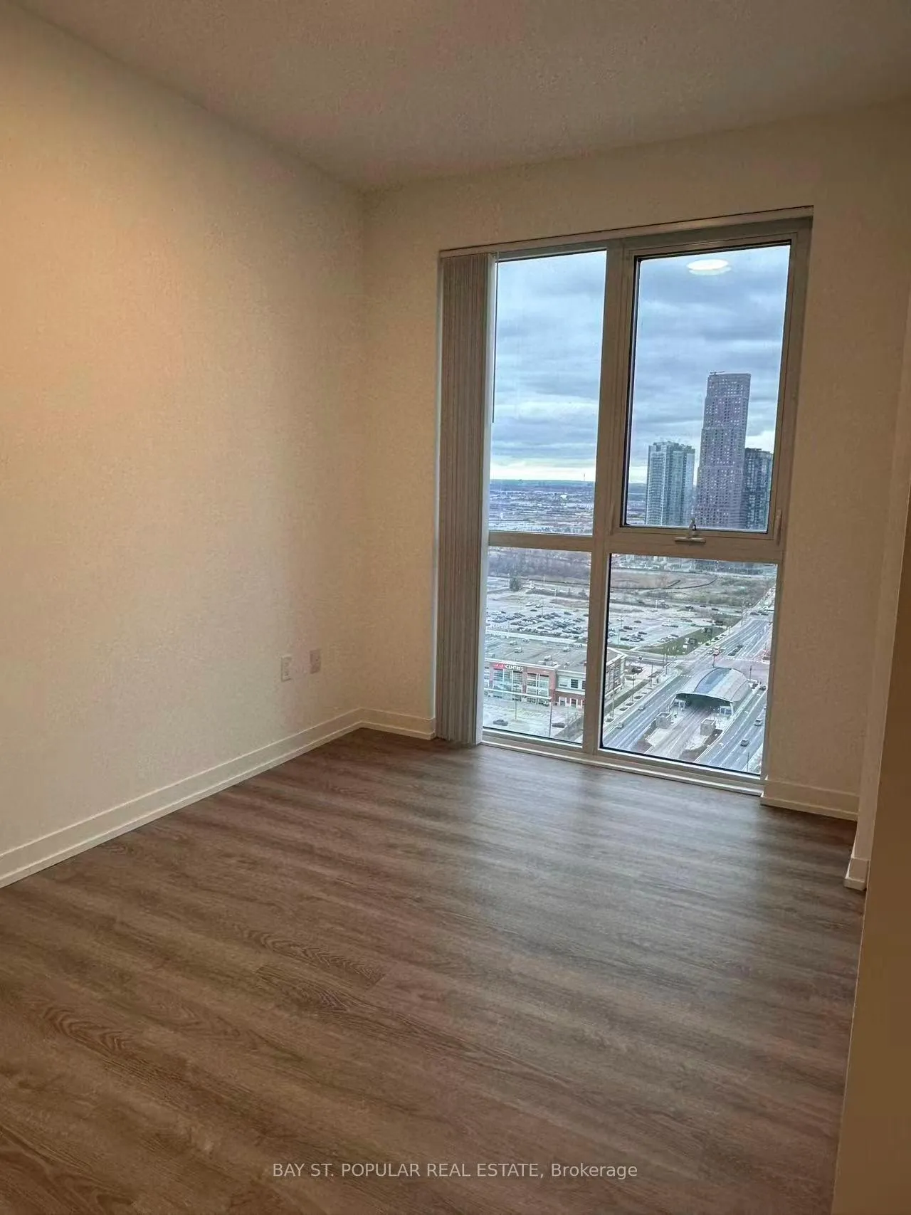 Photo 7 of Unit 3209, 8 Interchange Way, Vaughan, Vaughan Corporate Centre — HOMEH