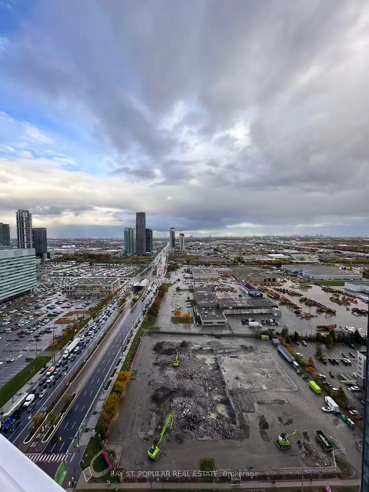 Photo 13 of Unit 3209, 8 Interchange Way, Vaughan, Vaughan Corporate Centre — HOMEH