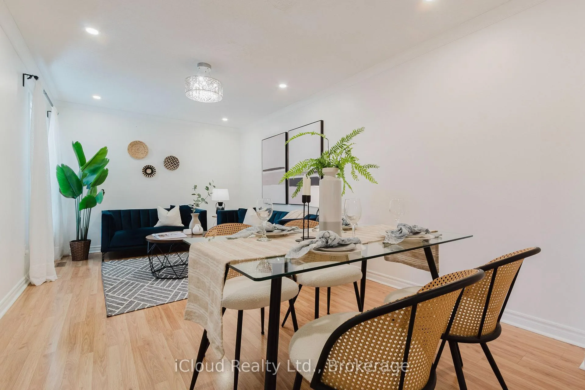 Photo 5 of 19 Goodwood Drive, Markham, Middlefield — HOMEH