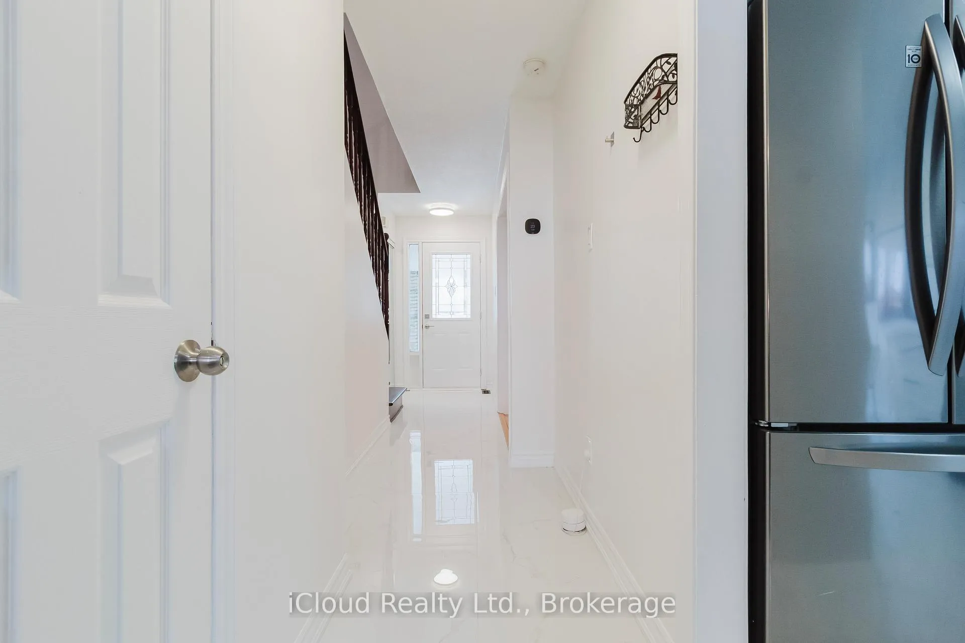 Photo 8 of 19 Goodwood Drive, Markham, Middlefield — HOMEH