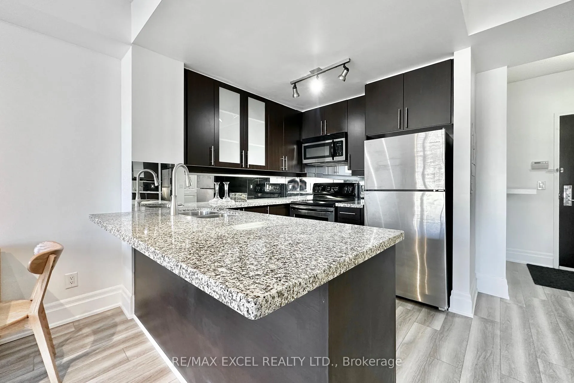 Photo 10 of Unit 316, 57 Upper Duke Crescent, Markham, Unionville — HOMEH