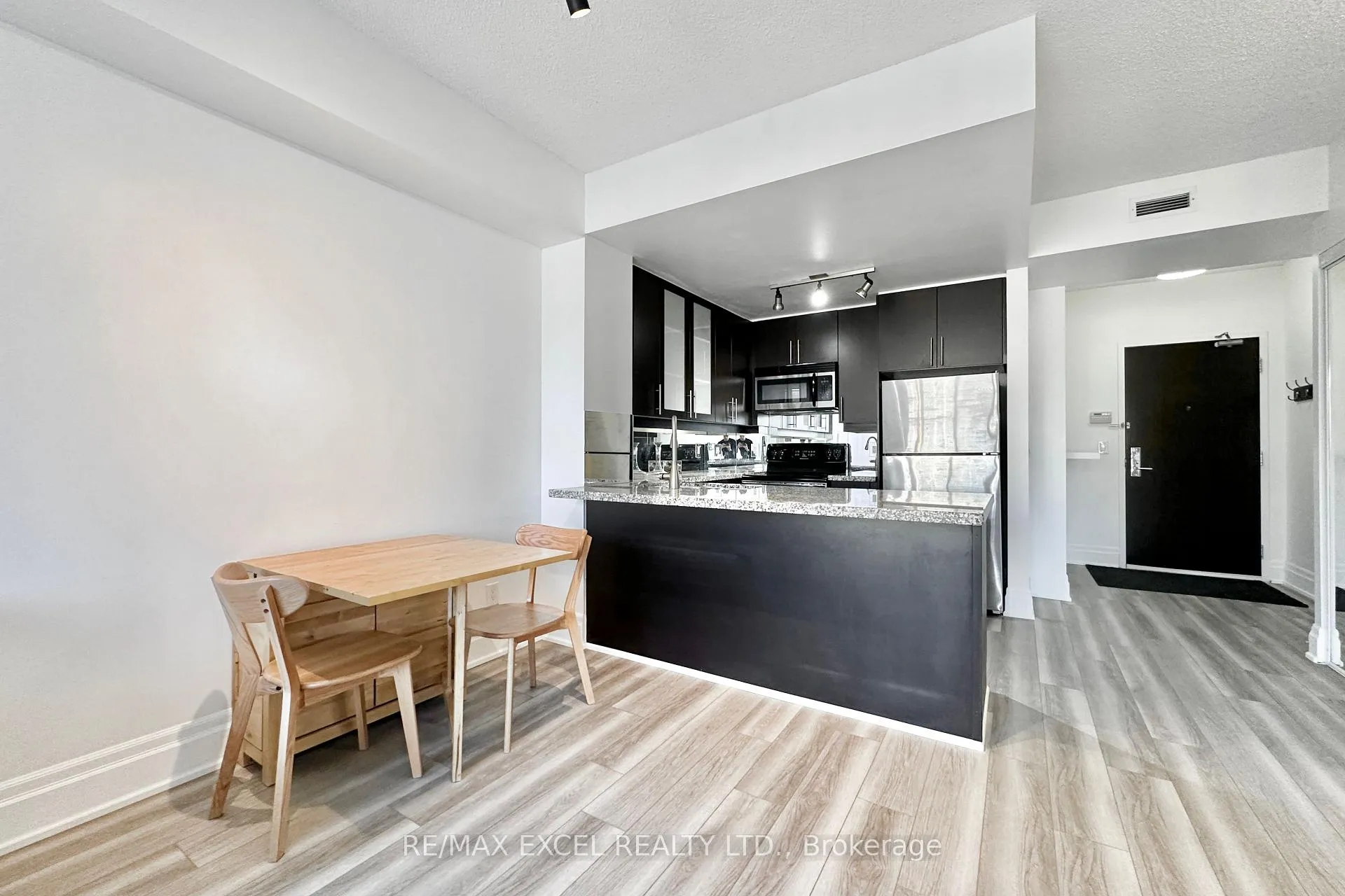 Photo 11 of Unit 316, 57 Upper Duke Crescent, Markham, Unionville — HOMEH