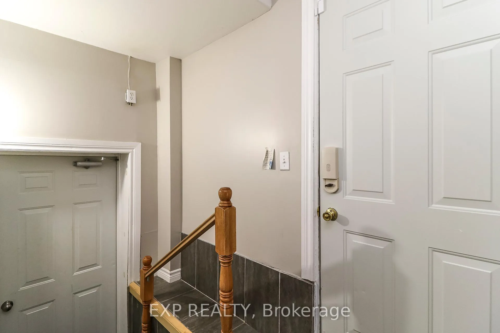 Photo 4 of 30 Cherry Sands Crescent, Wasaga Beach — HOMEH