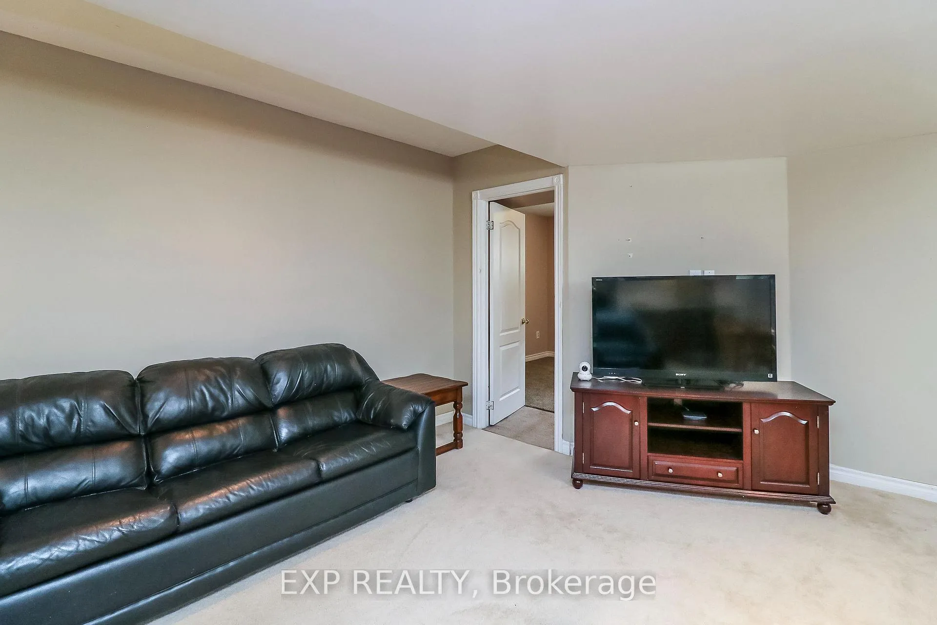Photo 5 of 30 Cherry Sands Crescent, Wasaga Beach — HOMEH