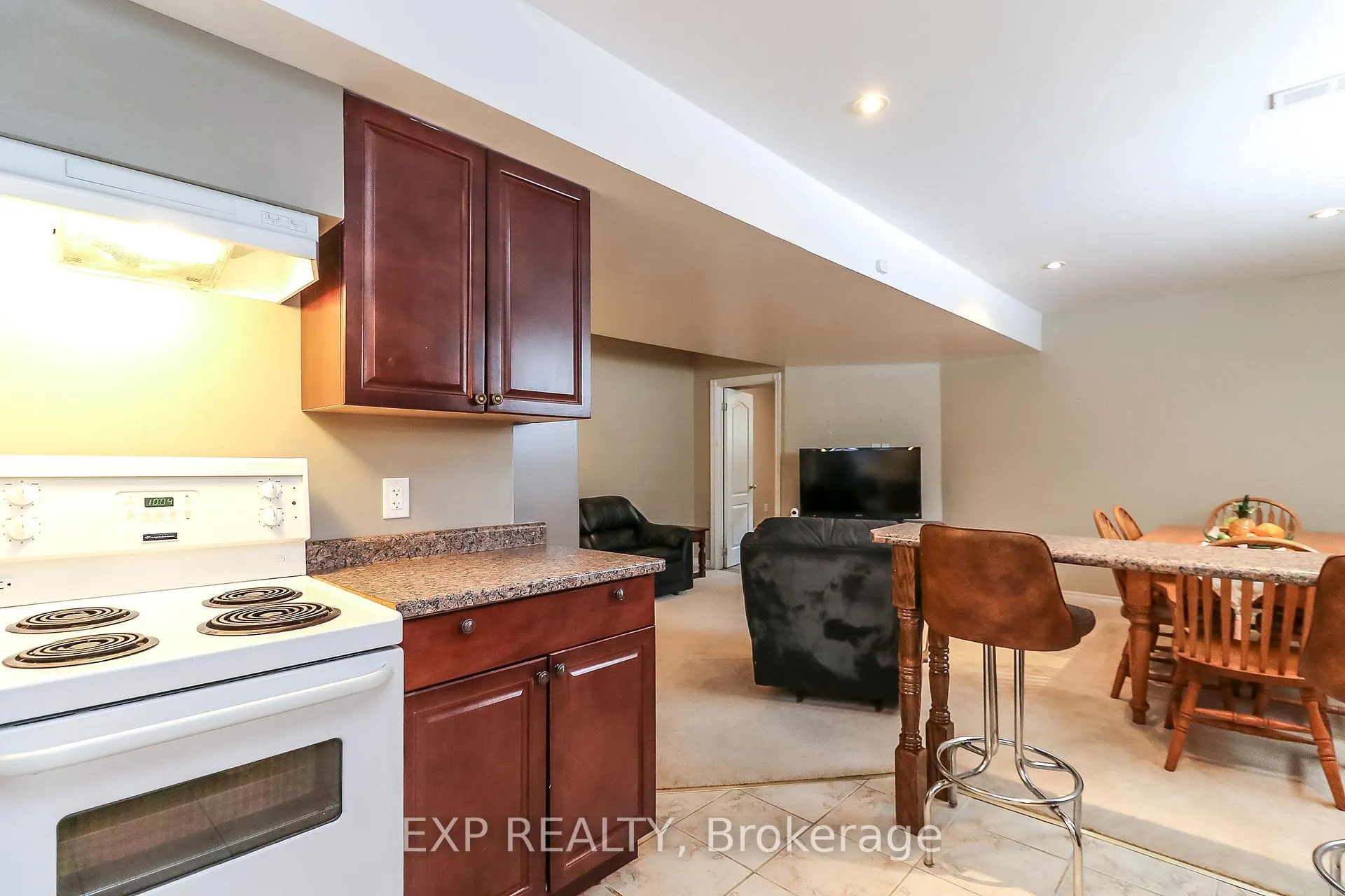 Photo 19 of 30 Cherry Sands Crescent, Wasaga Beach — HOMEH