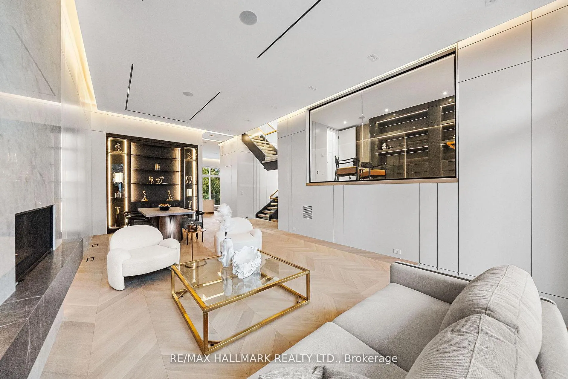 Photo 2 of 167 Parkhurst Boulevard, Toronto, Leaside — HOMEH