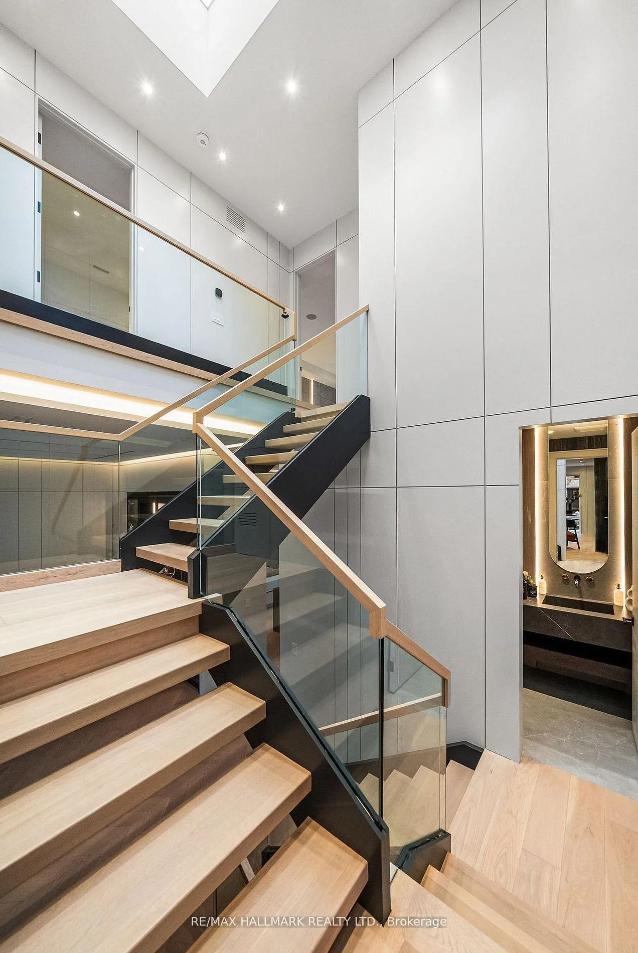 Photo 17 of 167 Parkhurst Boulevard, Toronto, Leaside — HOMEH