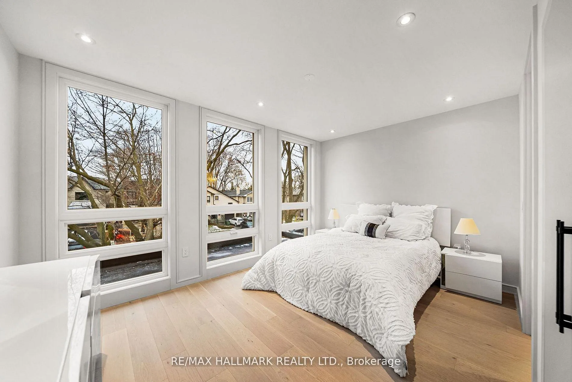 Photo 30 of 167 Parkhurst Boulevard, Toronto, Leaside — HOMEH
