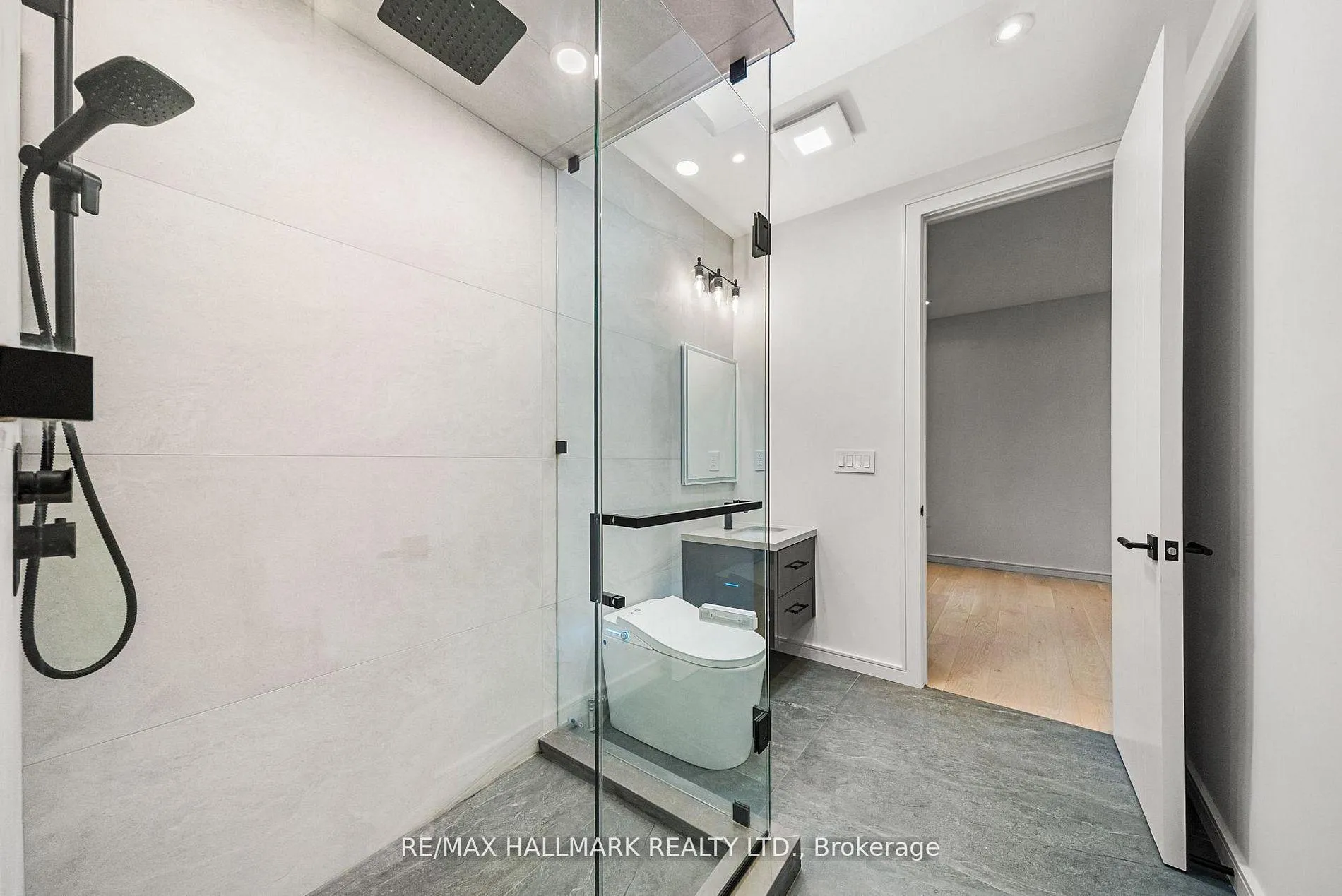 Photo 34 of 167 Parkhurst Boulevard, Toronto, Leaside — HOMEH