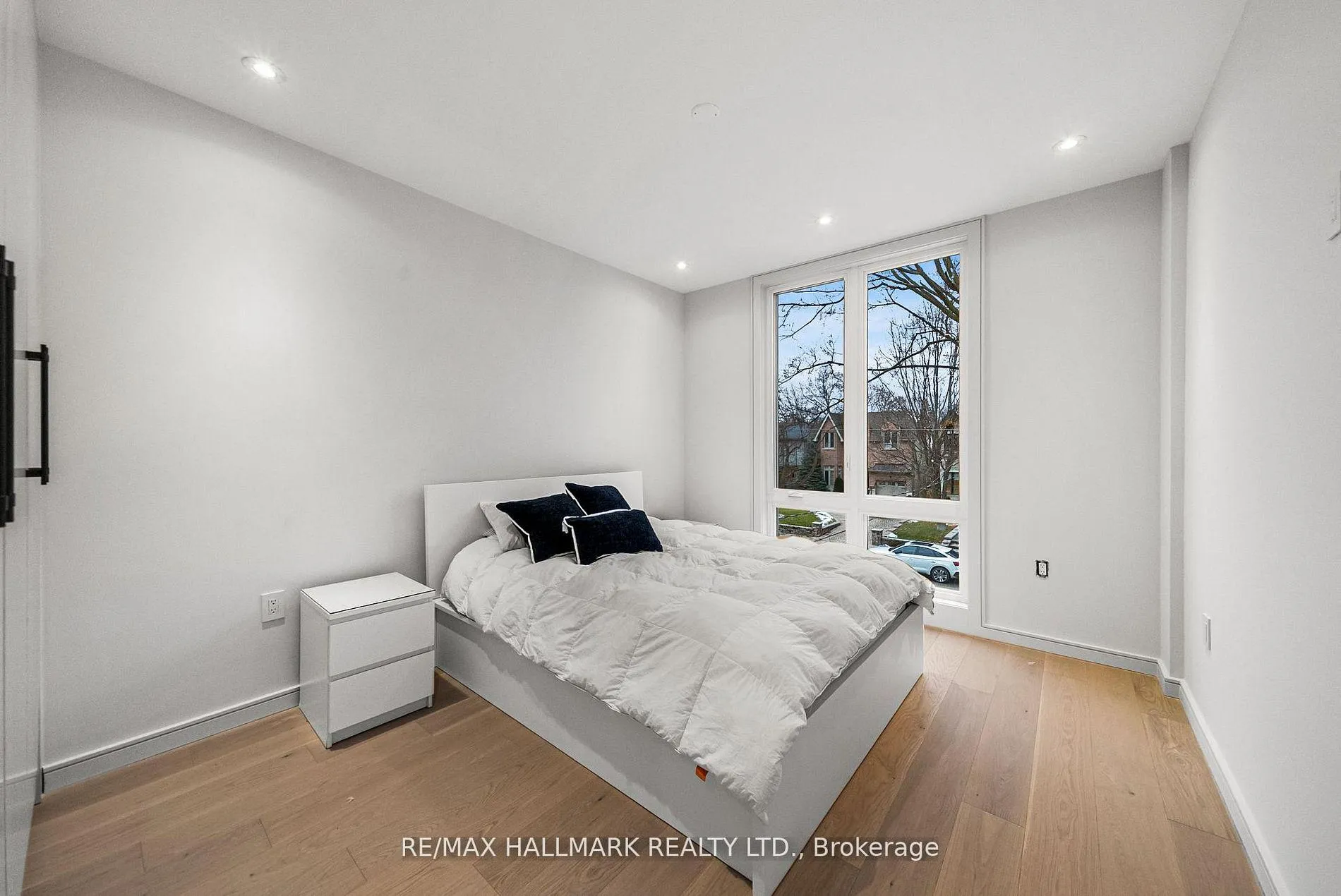 Photo 35 of 167 Parkhurst Boulevard, Toronto, Leaside — HOMEH