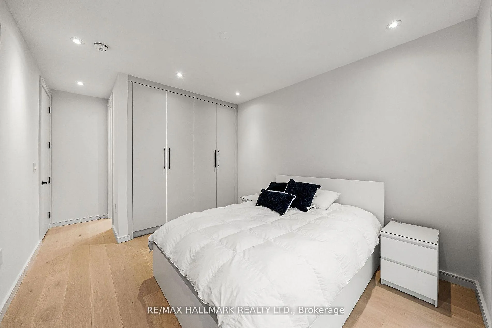 Photo 36 of 167 Parkhurst Boulevard, Toronto, Leaside — HOMEH