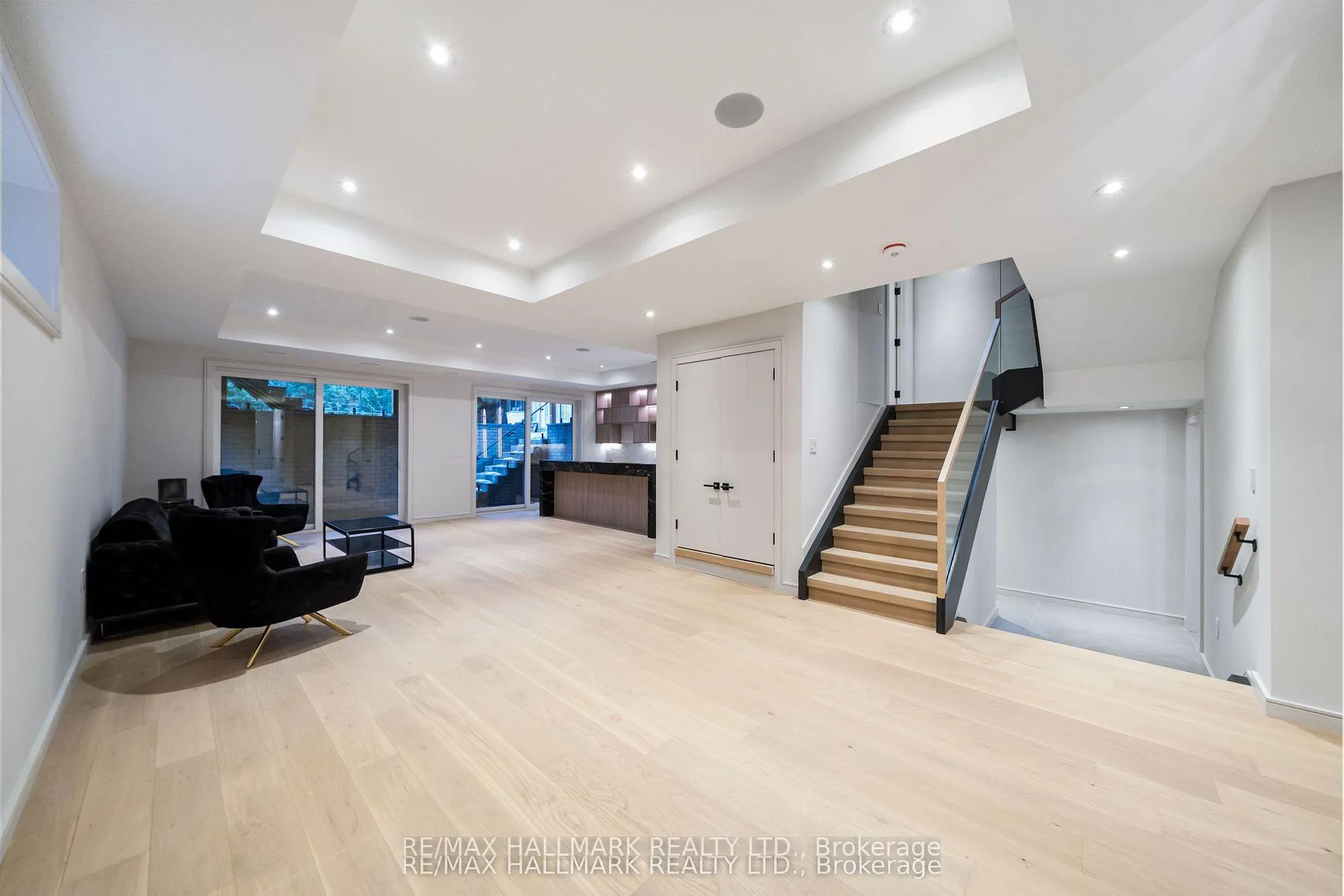 Photo 40 of 167 Parkhurst Boulevard, Toronto, Leaside — HOMEH