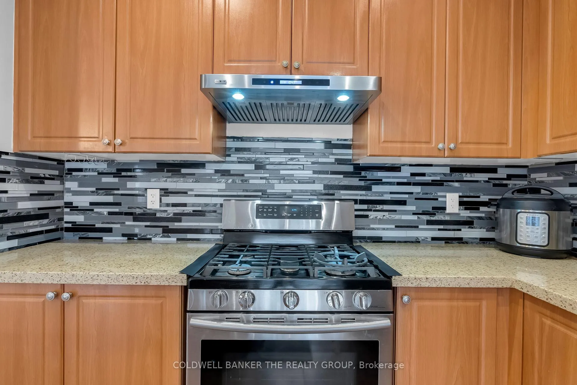 Photo 19 of 34 Callalily Road, Brampton, Northwest Sandalwood Parkway — HOMEH