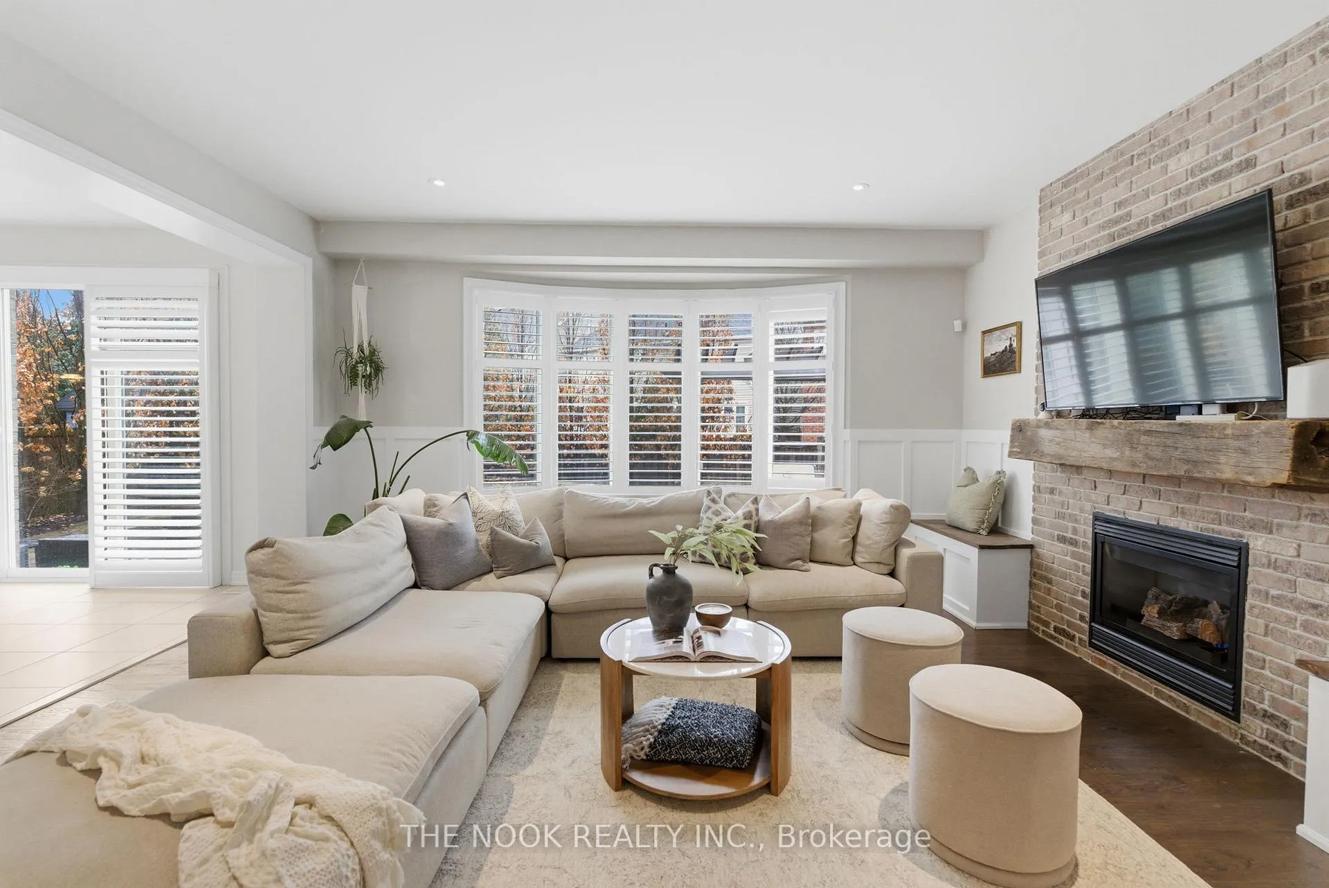 Photo 9 of 52 Gerry Ravary Place, Whitby, Brooklin — HOMEH