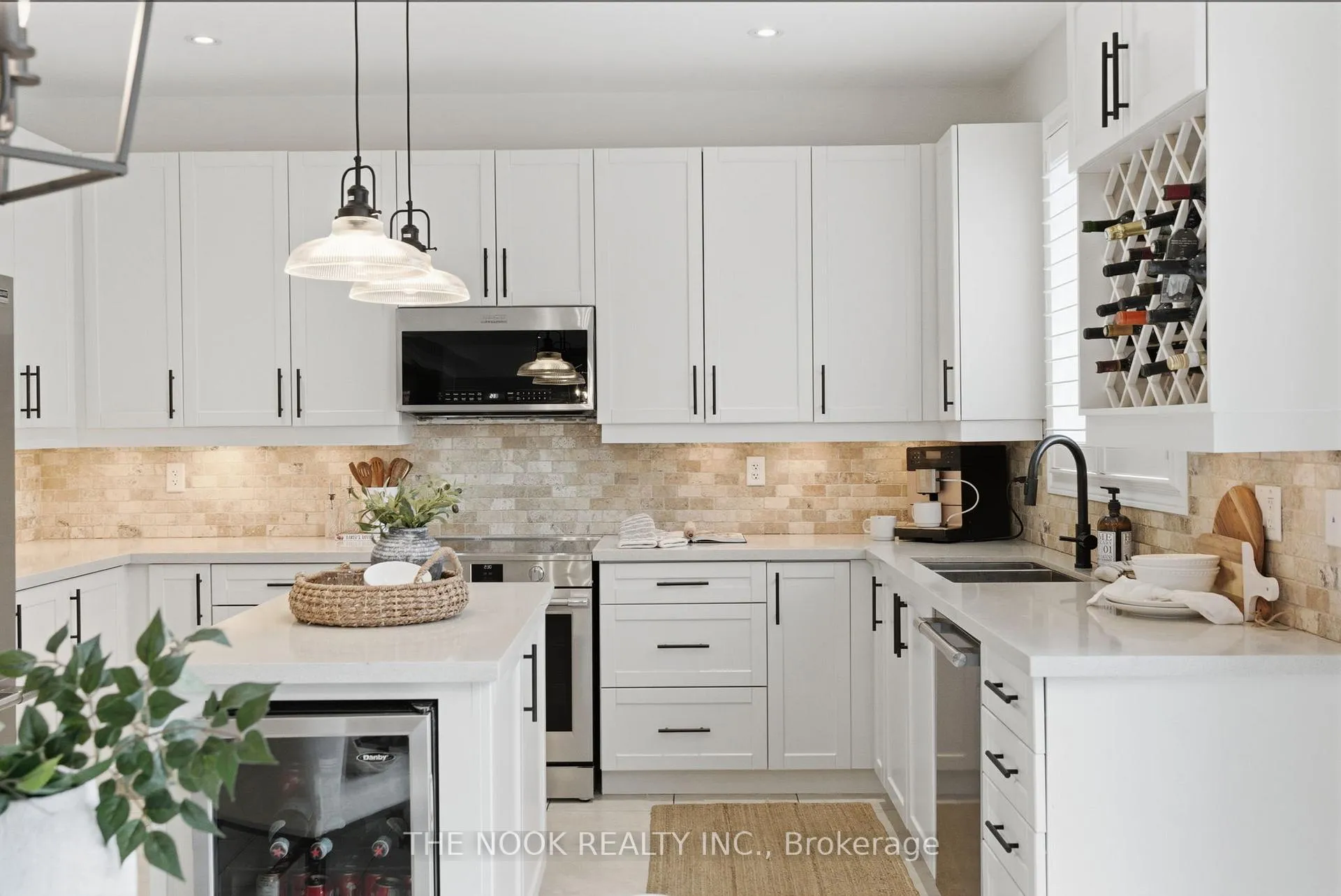 Photo 14 of 52 Gerry Ravary Place, Whitby, Brooklin — HOMEH