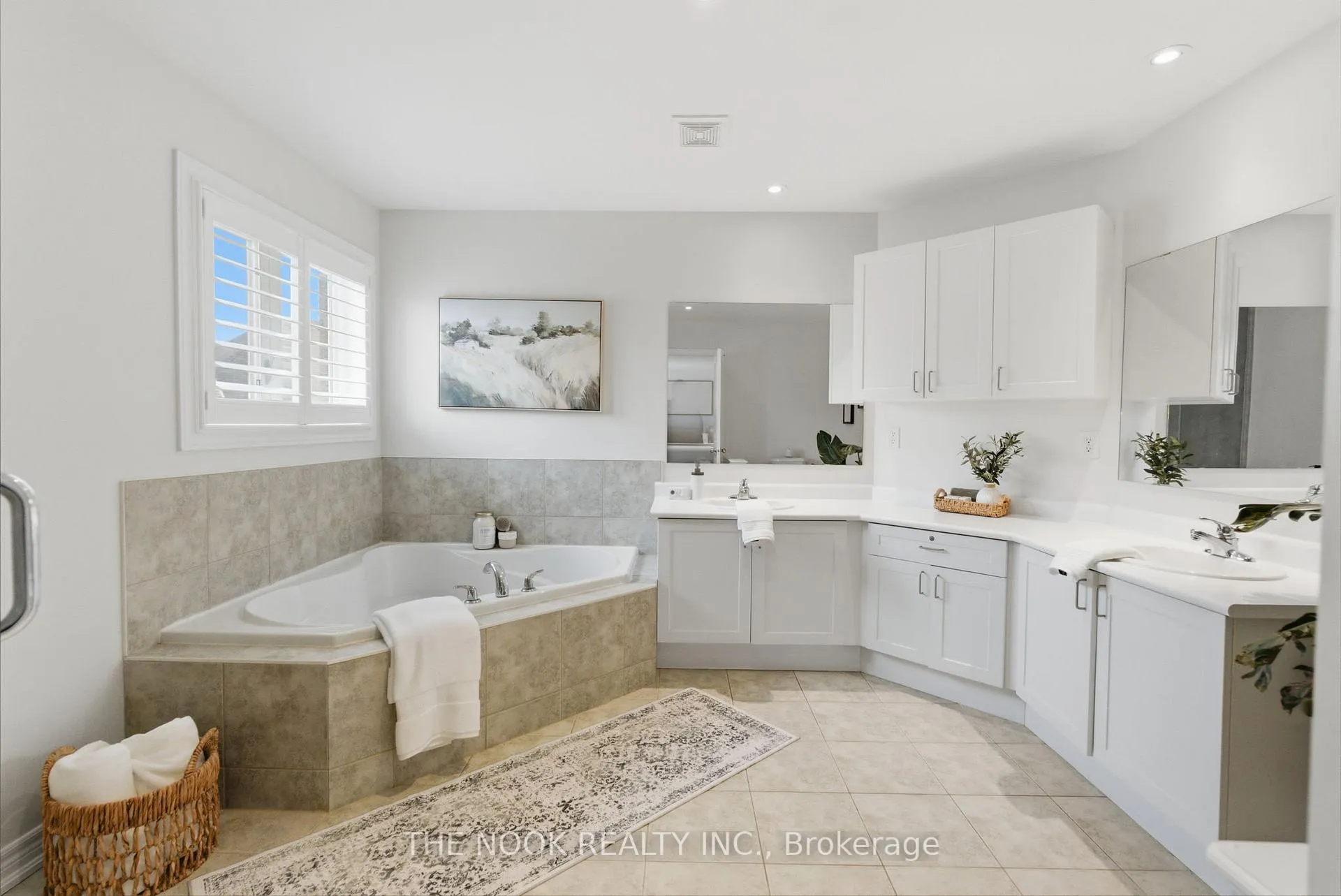 Photo 21 of 52 Gerry Ravary Place, Whitby, Brooklin — HOMEH