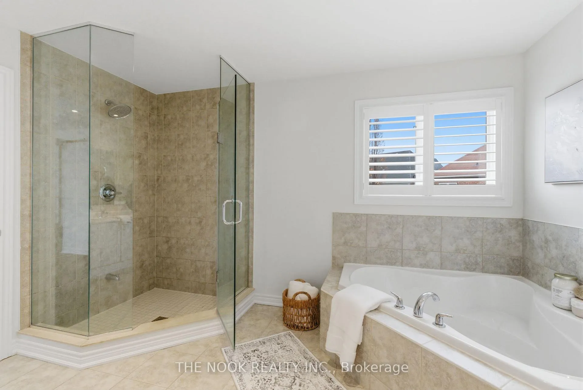 Photo 22 of 52 Gerry Ravary Place, Whitby, Brooklin — HOMEH