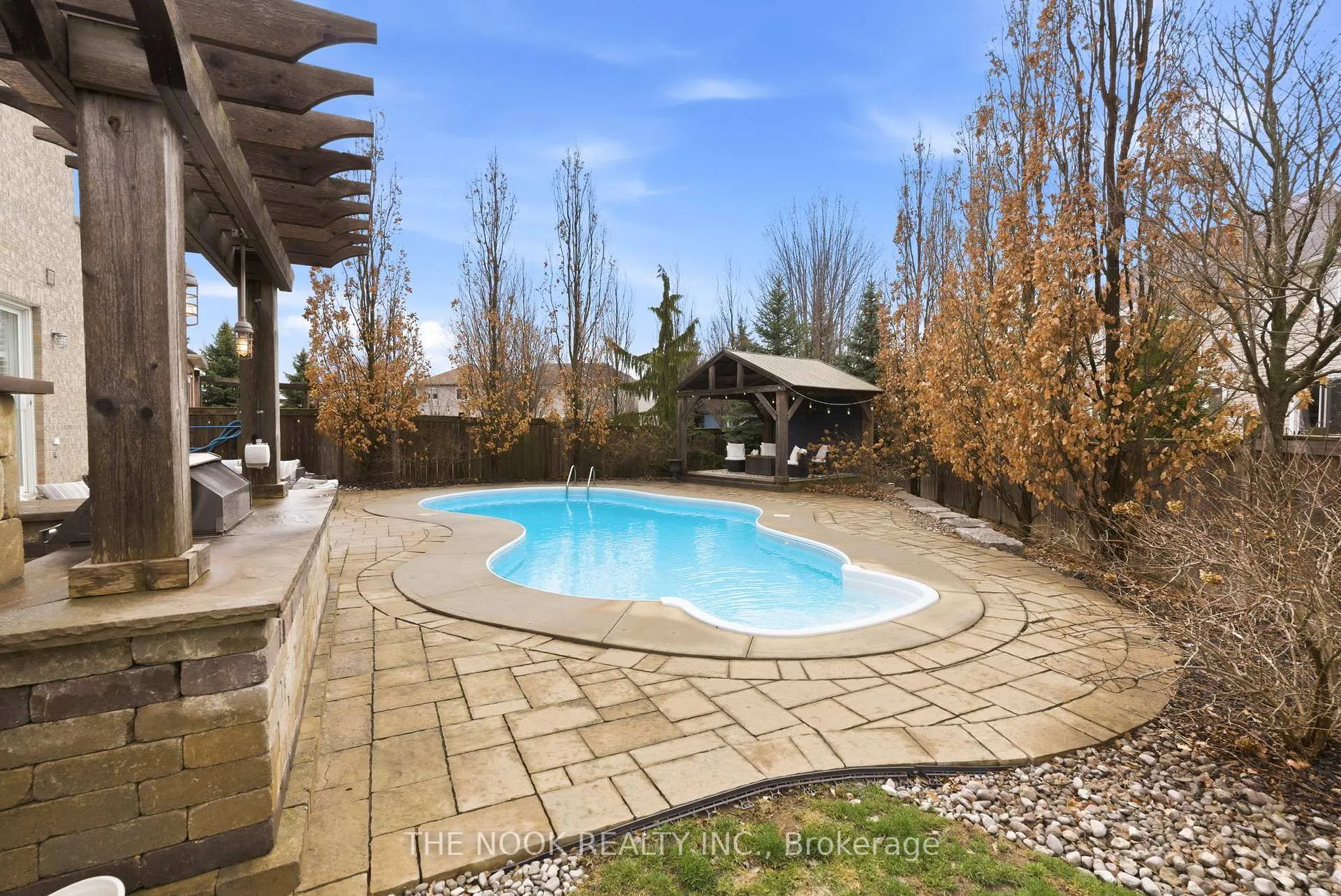 Photo 41 of 52 Gerry Ravary Place, Whitby, Brooklin — HOMEH