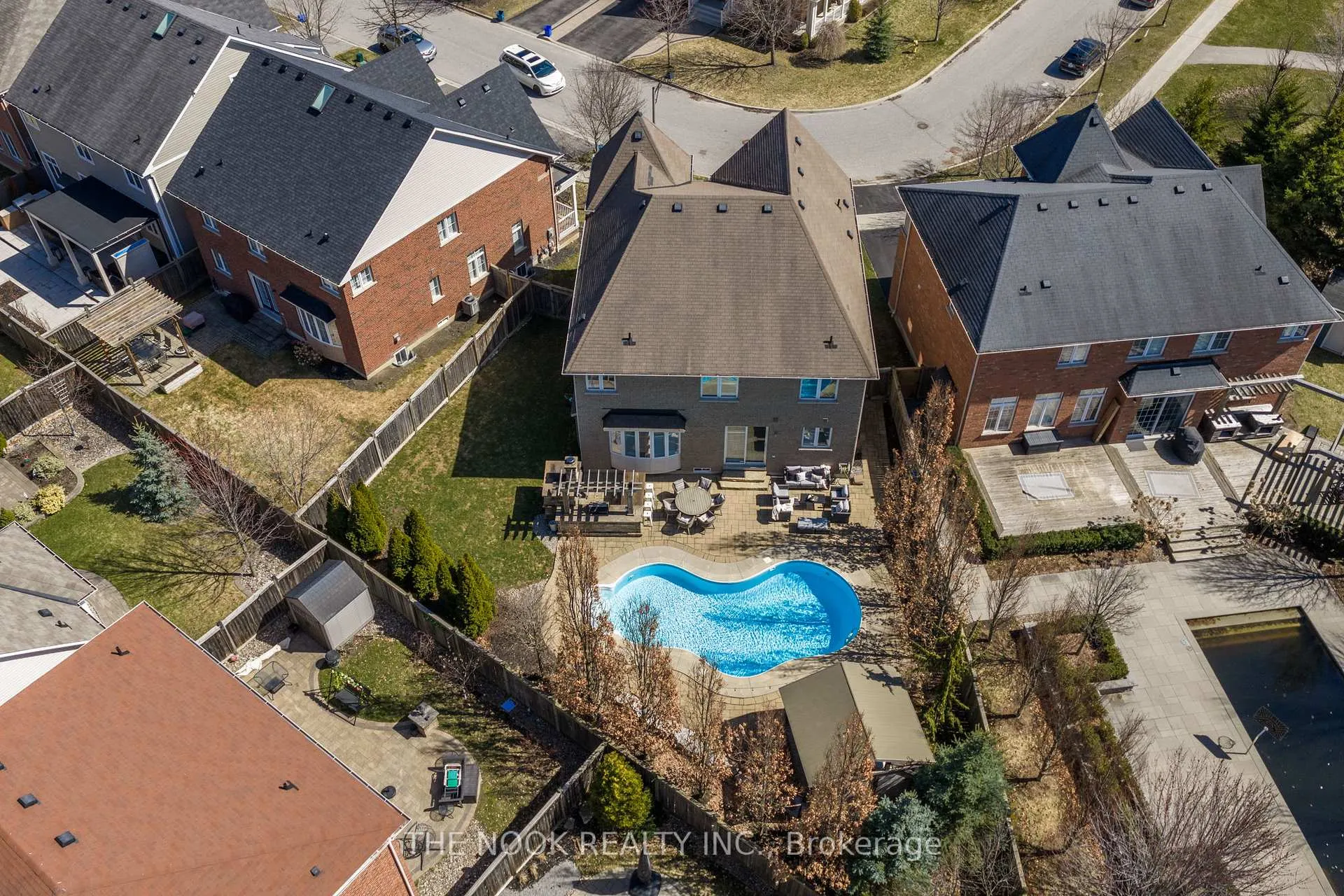 Photo 47 of 52 Gerry Ravary Place, Whitby, Brooklin — HOMEH