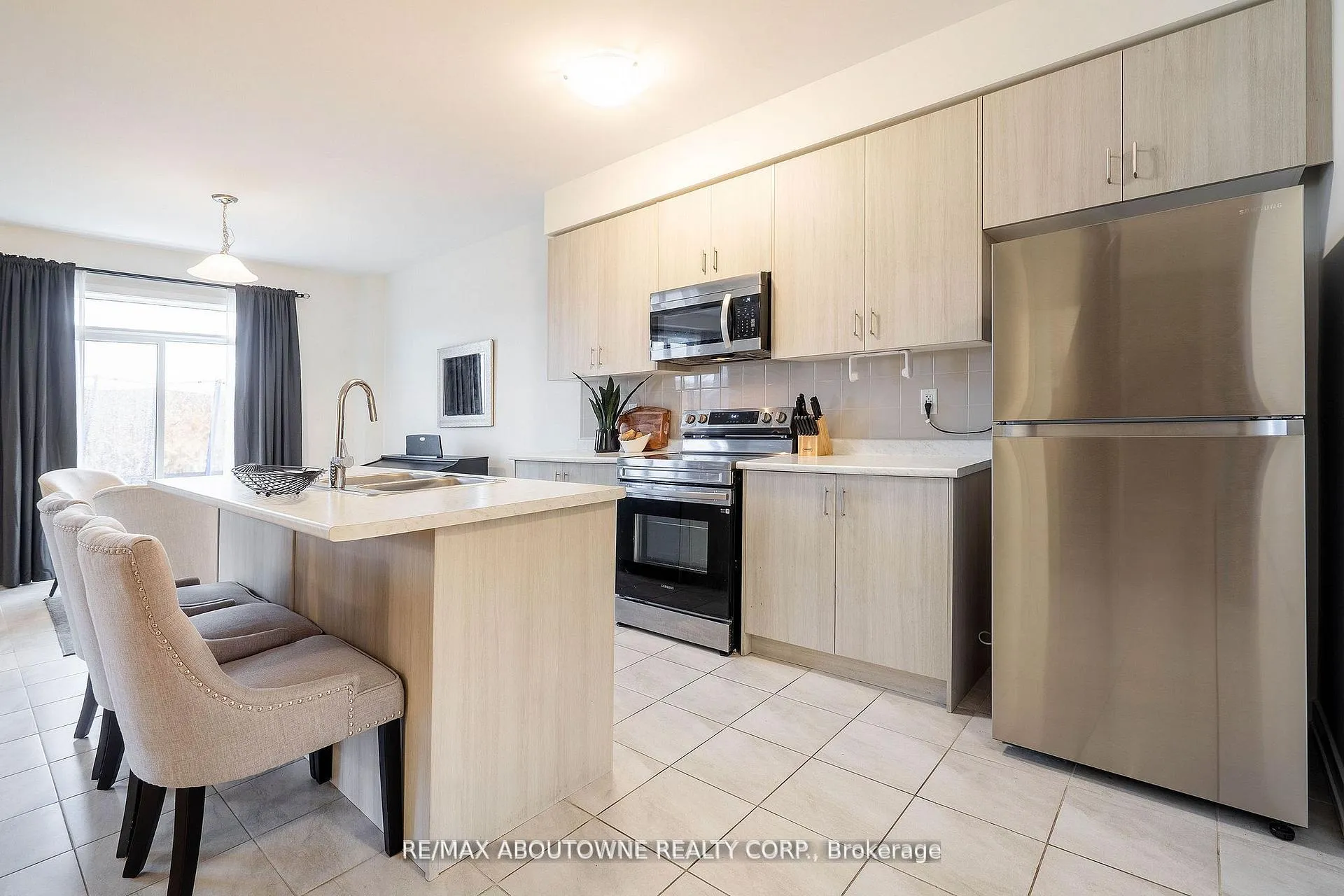 Photo 5 of 57 Monteith Drive, Brantford — HOMEH