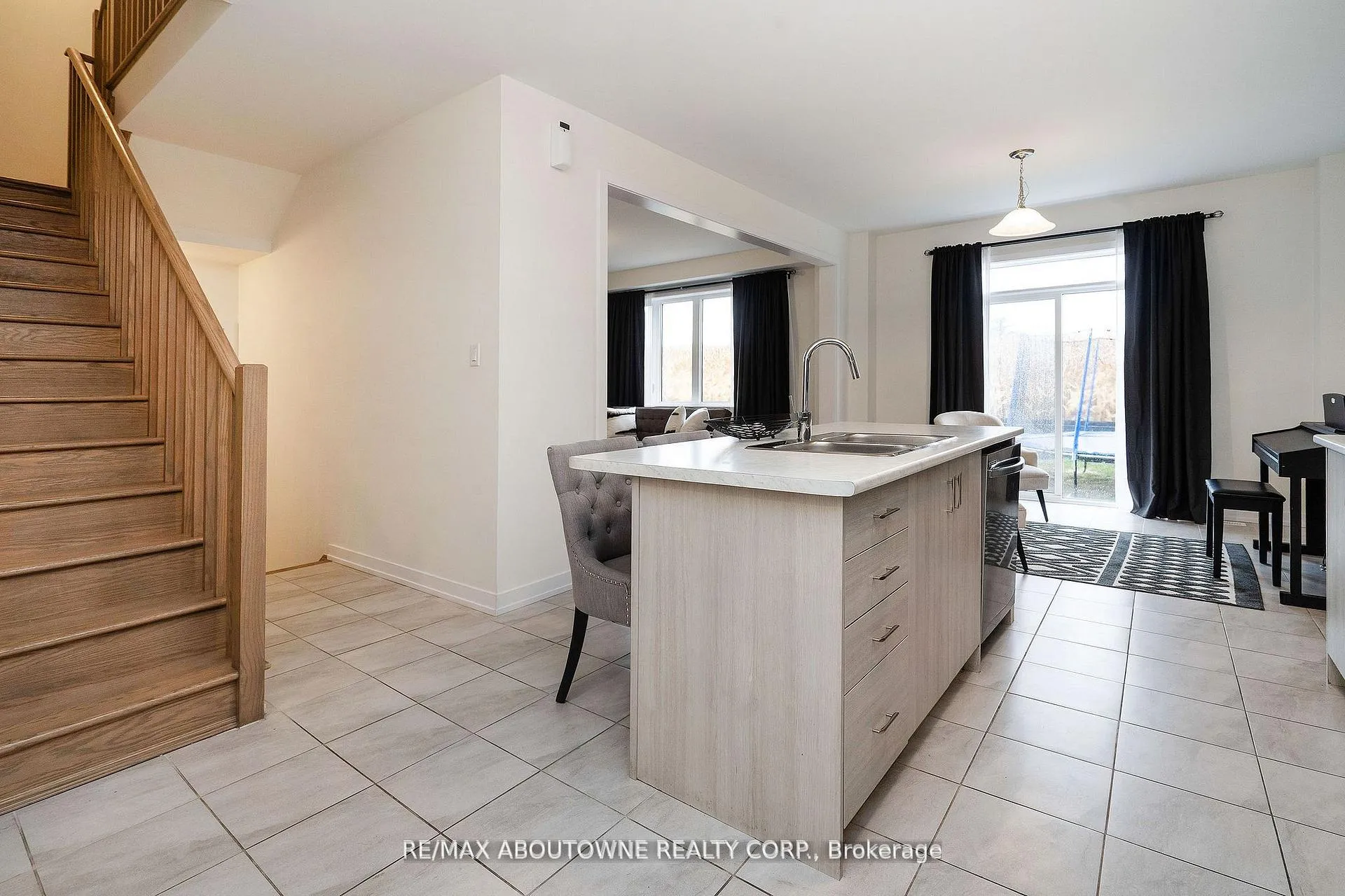 Photo 7 of 57 Monteith Drive, Brantford — HOMEH