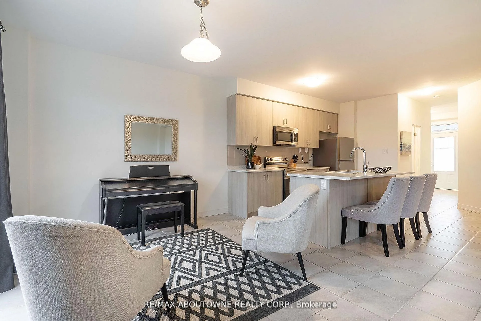Photo 12 of 57 Monteith Drive, Brantford — HOMEH