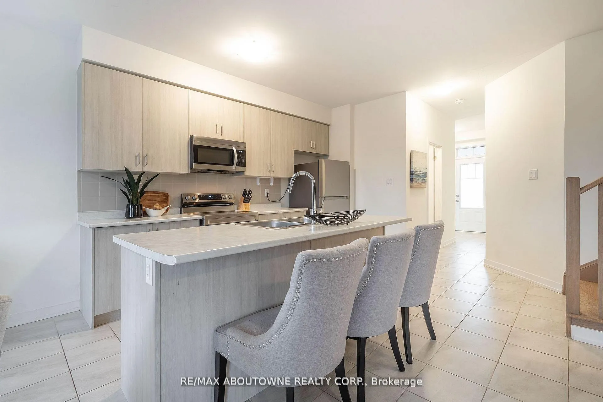 Photo 14 of 57 Monteith Drive, Brantford — HOMEH
